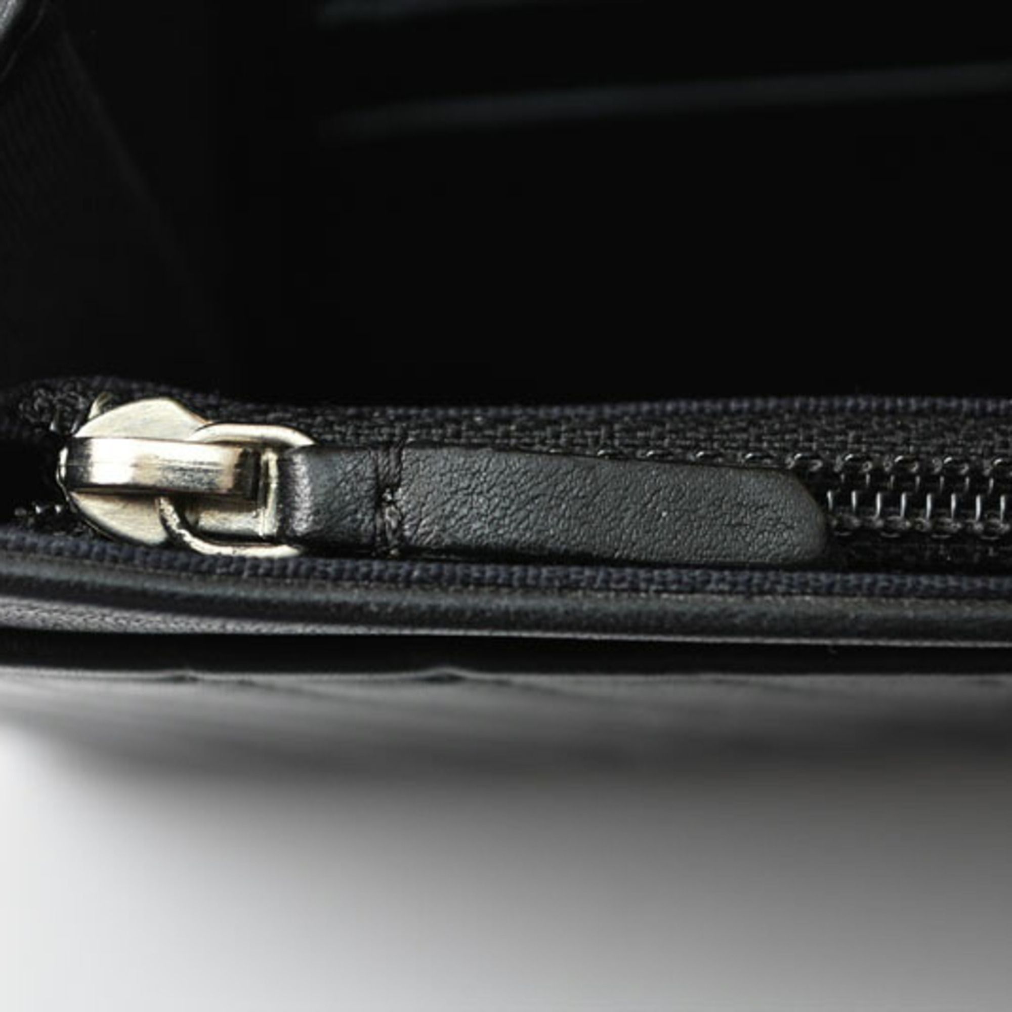 Leather Wallet (Bi-Fold) (Pre-Owned) - Chanel - Modalova