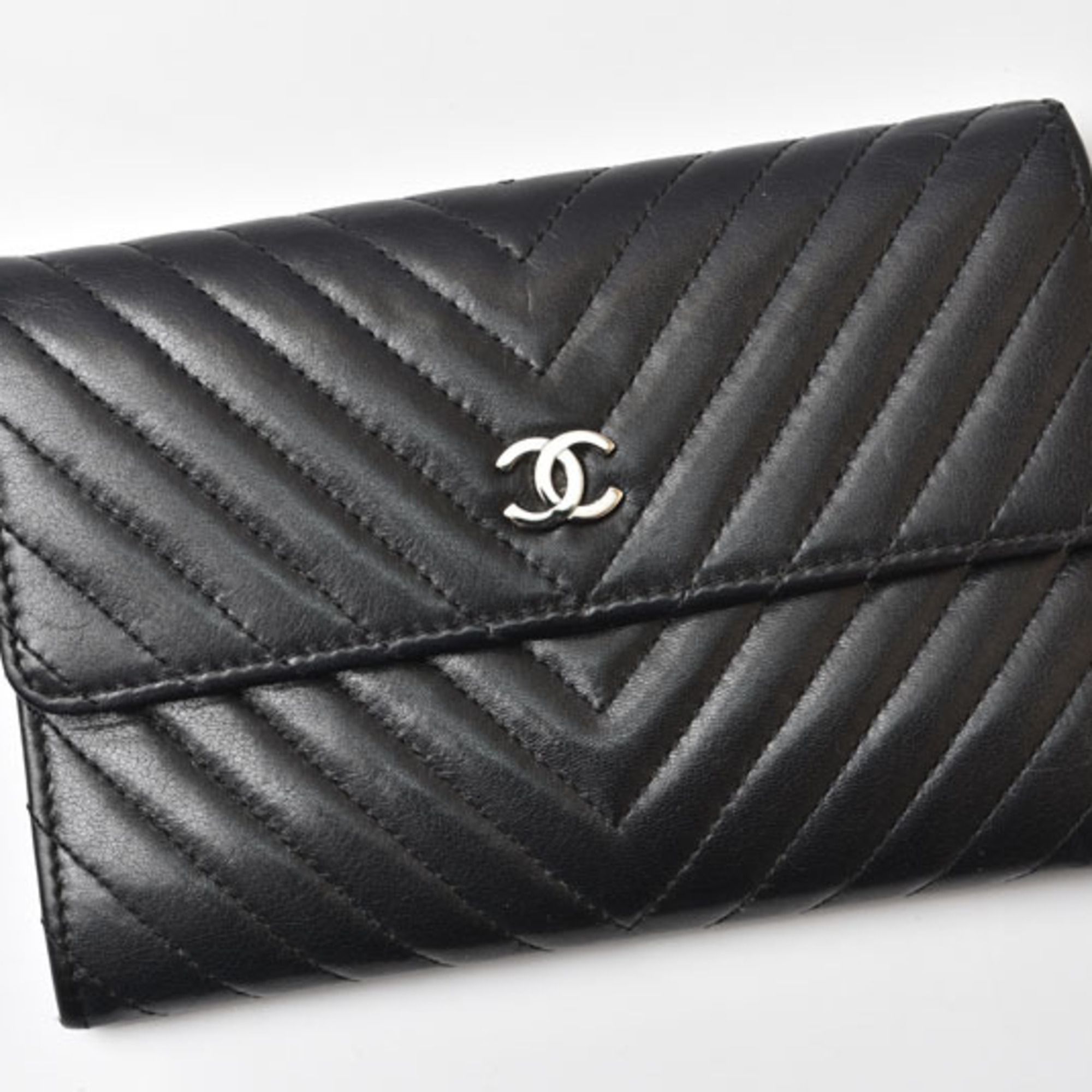 Leather Wallet (Bi-Fold) (Pre-Owned) - Chanel - Modalova