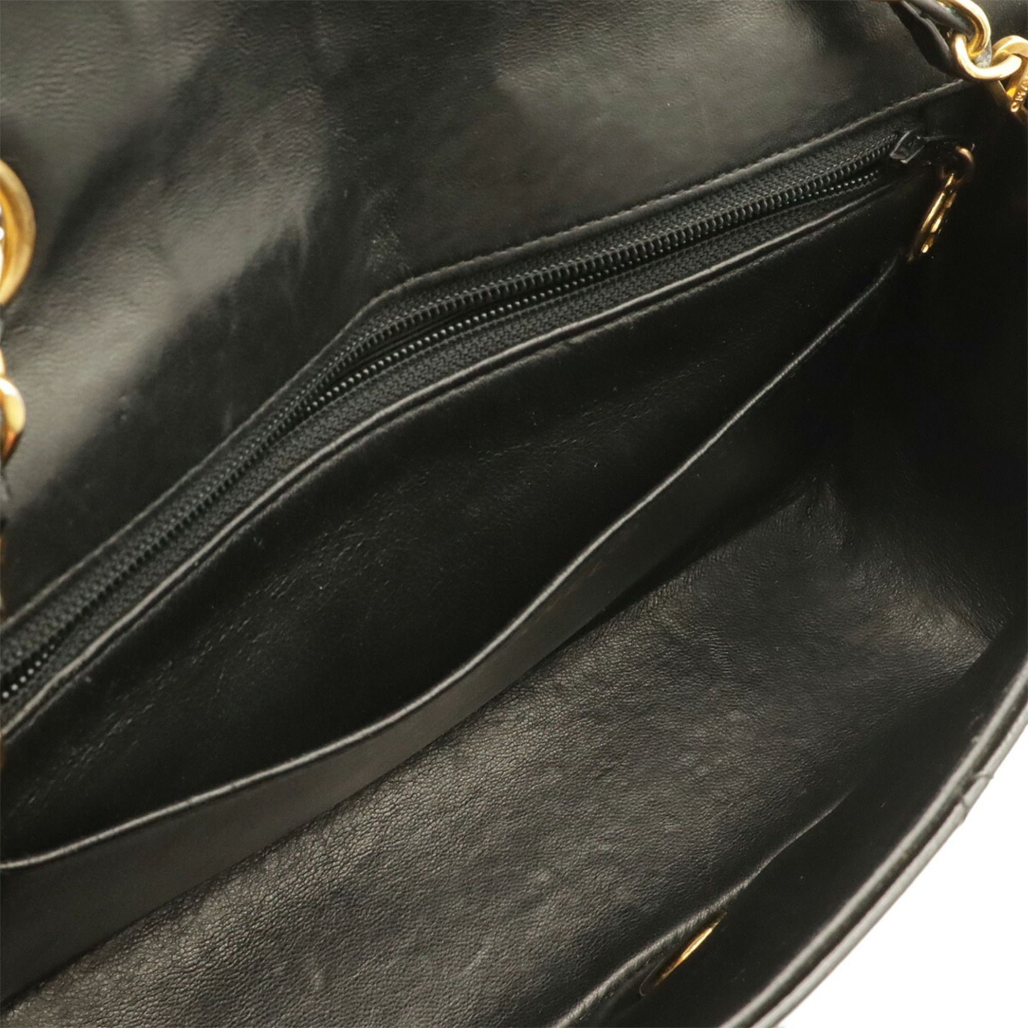 Matelasse Leather Shoulder Bag (Pre-Owned) - Chanel - Modalova