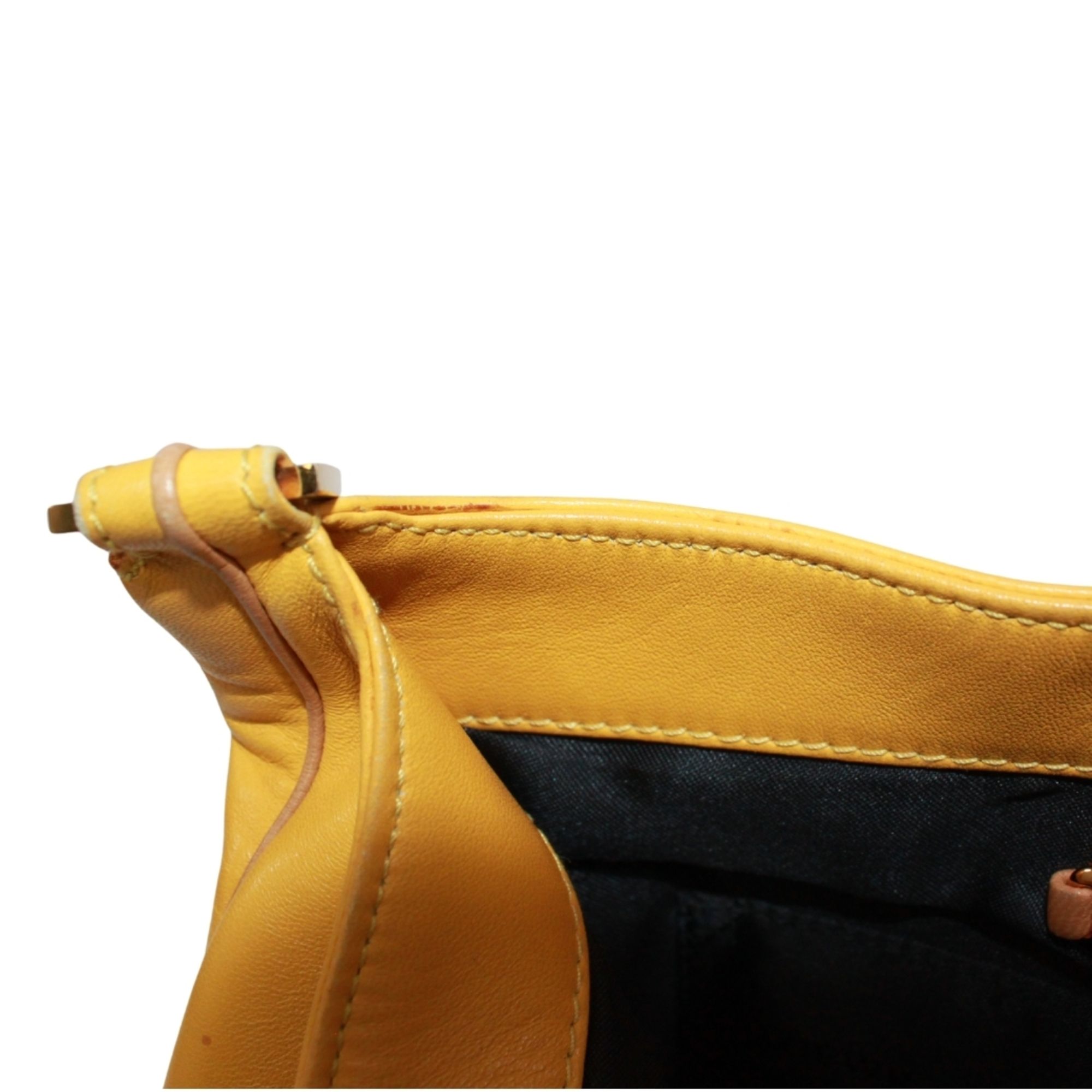 Leather Shoulder Bag (Pre-Owned) - Loewe - Modalova