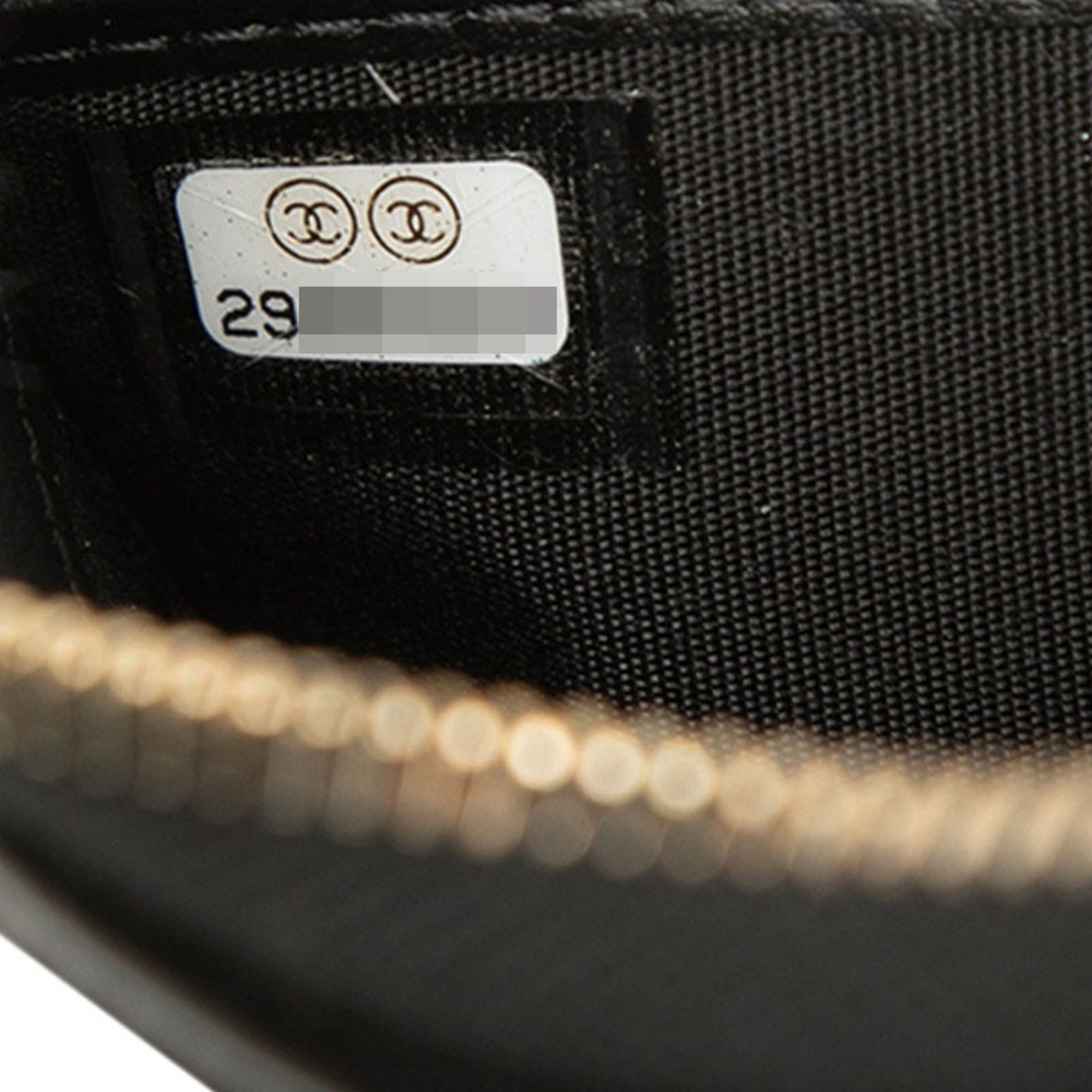 Leather Chain/Shoulder Wallet (Pre-Owned) - Chanel - Modalova
