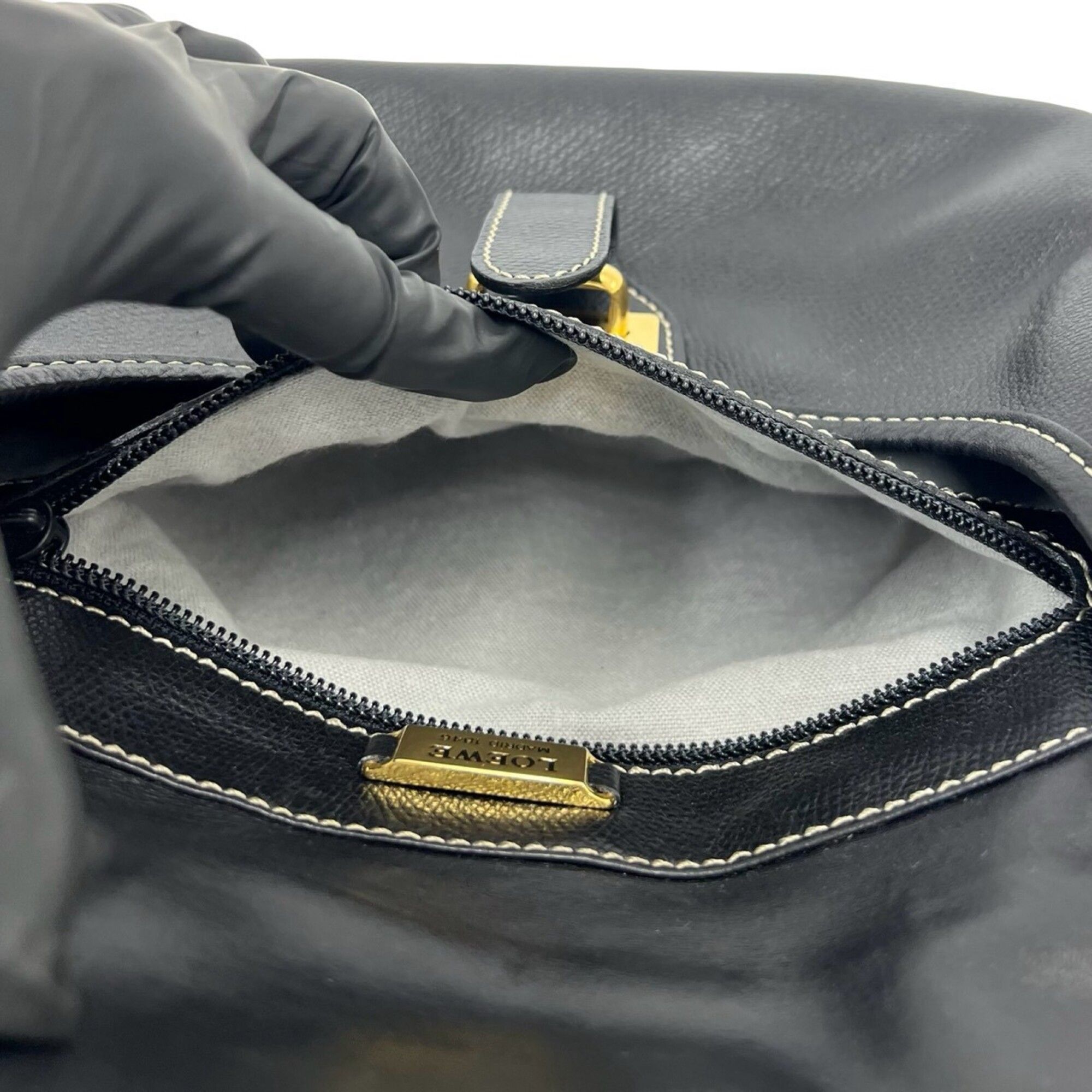 Leather Pochette Shoulder Bag (Pre-Owned) - Loewe - Modalova