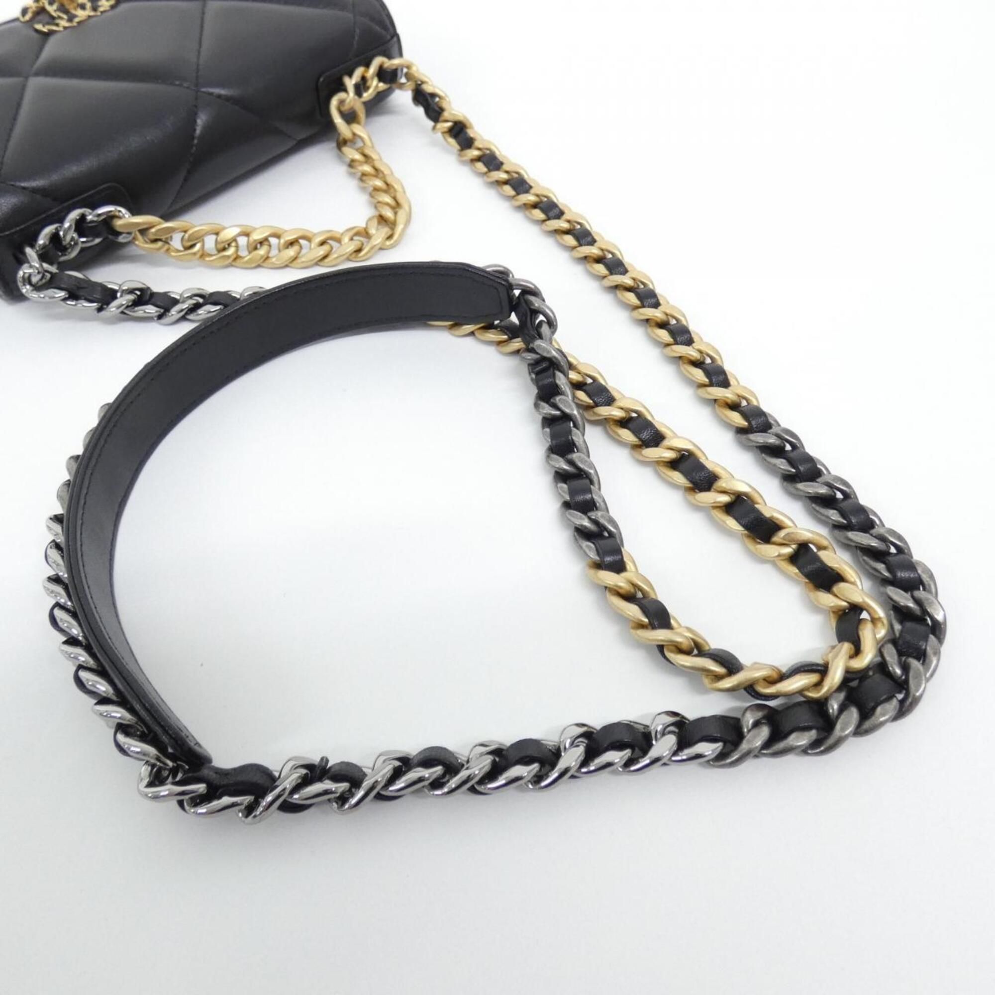 Leather Chain/Shoulder Wallet (Pre-Owned) - Chanel - Modalova