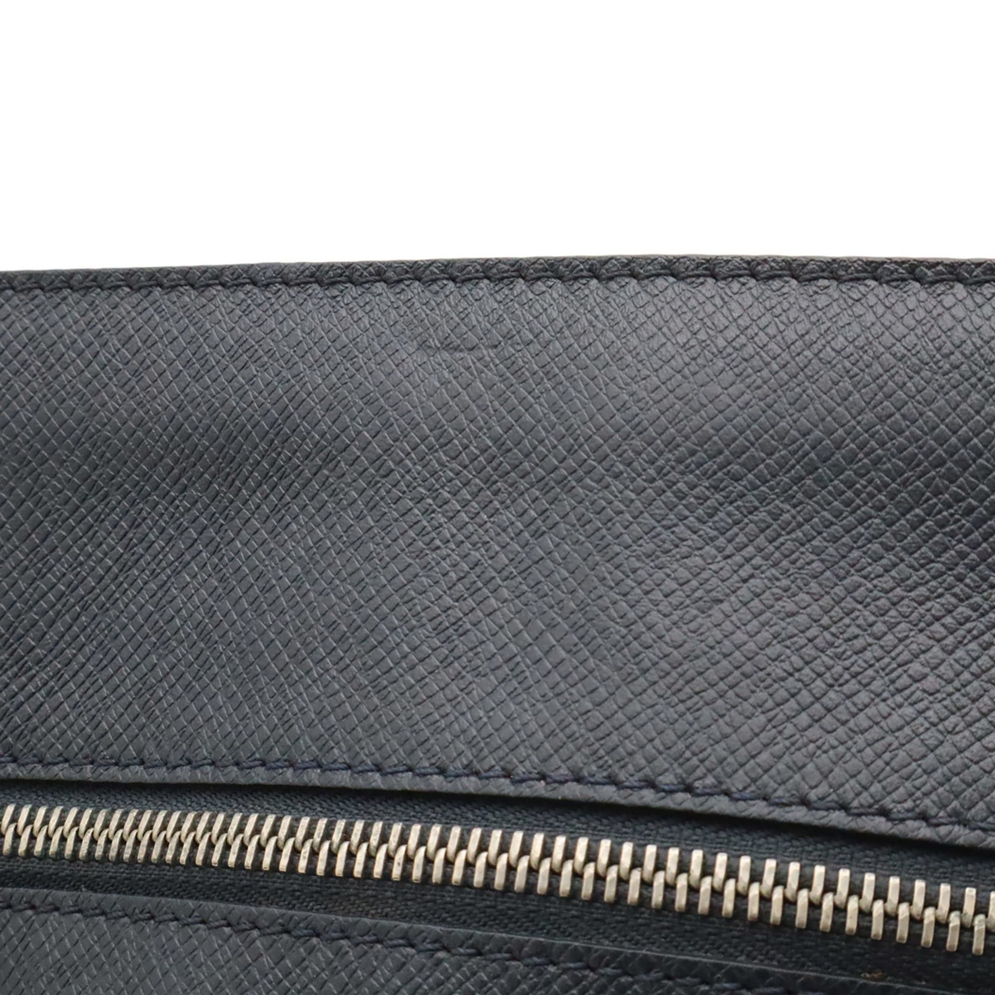 Taiga Leather Shoulder Bag (Pre-Owned) - Louis Vuitton - Modalova