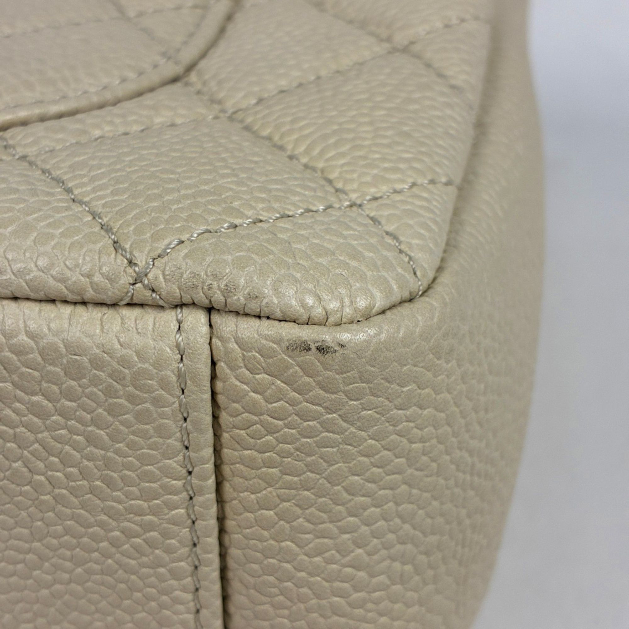 Matelasse Grained Calfskin Shoulder Bag (Pre-Owned) - Chanel - Modalova