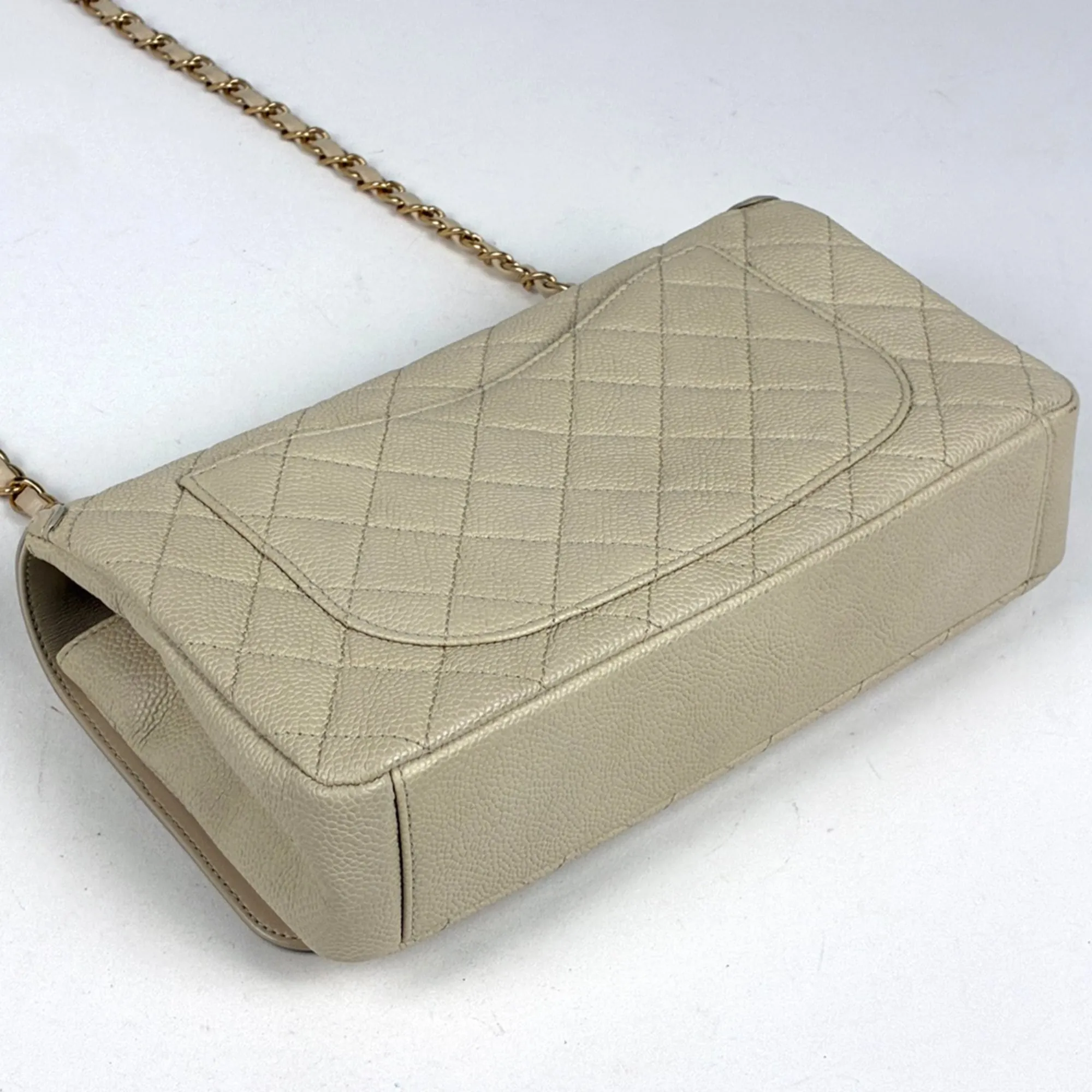 Matelasse Grained Calfskin Shoulder Bag (Pre-Owned) - Chanel - Modalova