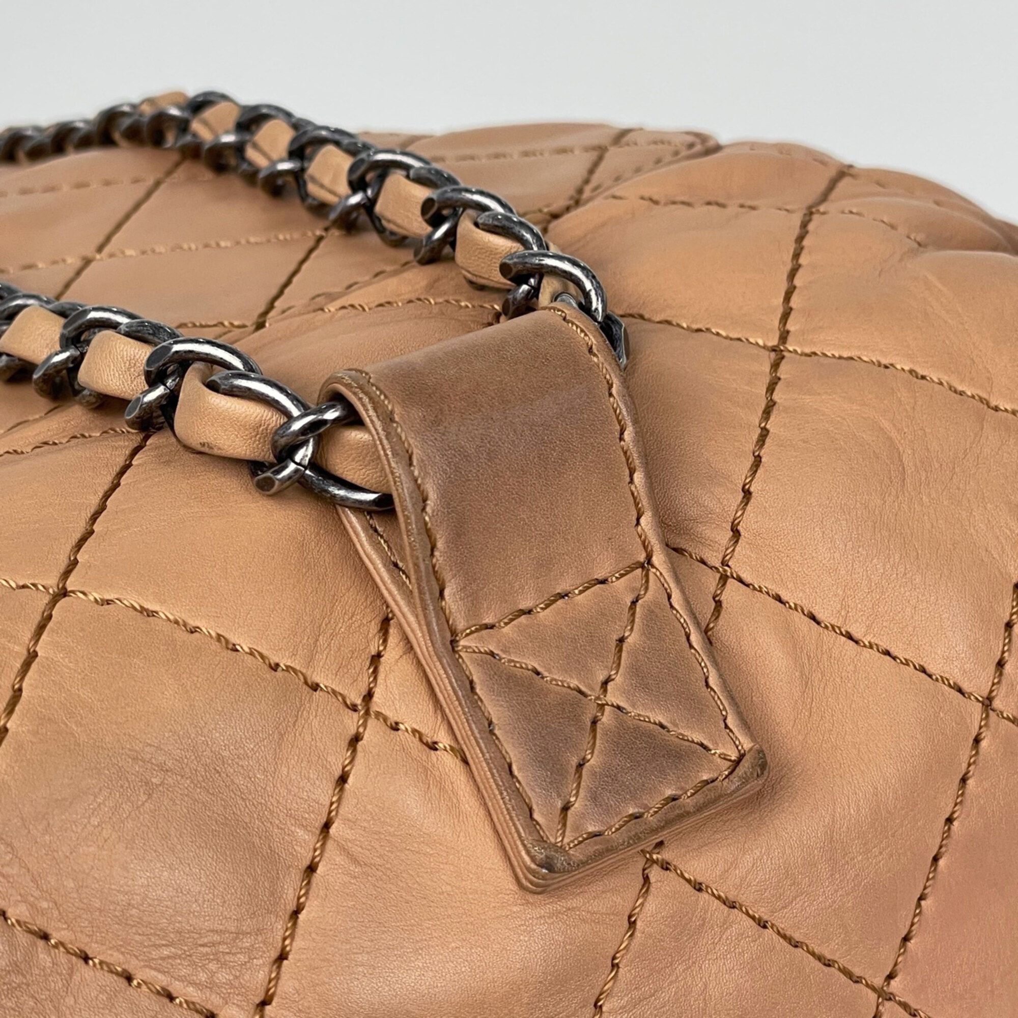 Matelasse Leather Backpack (Pre-Owned) - Chanel - Modalova