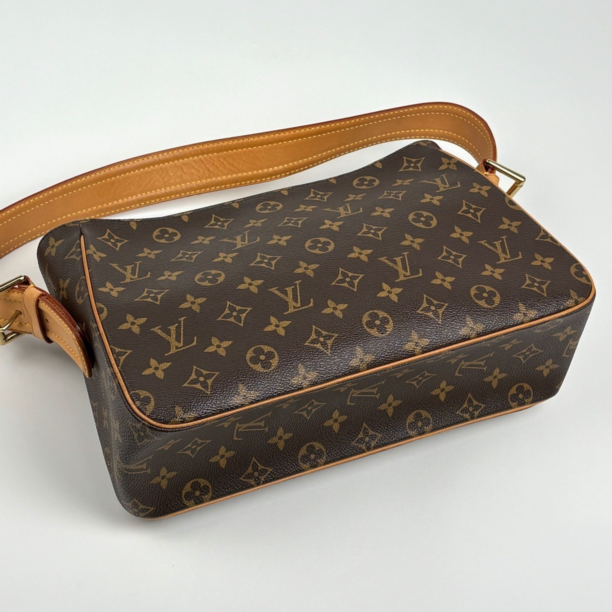 Monogram Shoulder Bag (Pre-Owned) - Louis Vuitton - Modalova