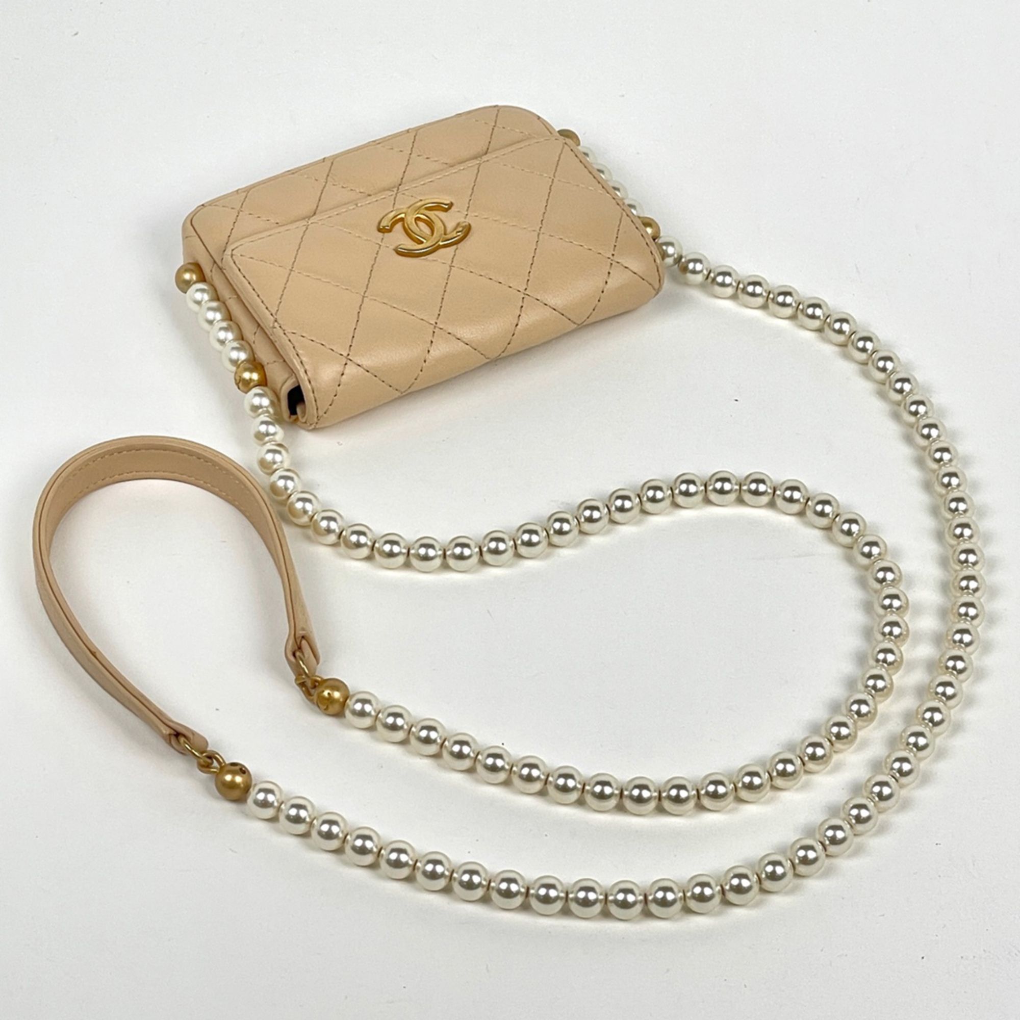 Leather Artificial Pearl Shoulder Bag (Pre-Owned) - Chanel - Modalova