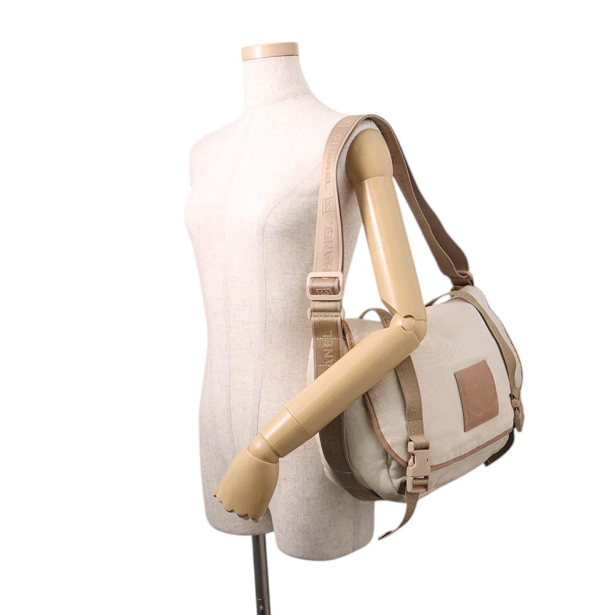 Canvas Leather Handbag Shoulder Bag (Pre-Owned) - Chanel - Modalova