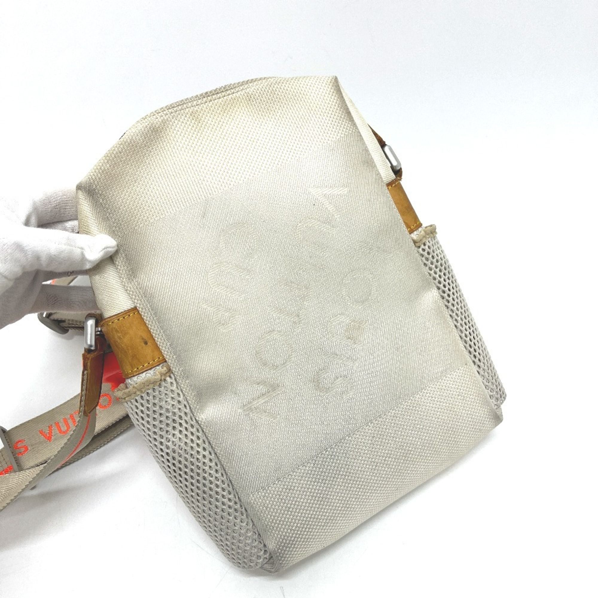Damier Geant Canvas Pochette Shoulder Bag (Pre-Owned) - Louis Vuitton - Modalova