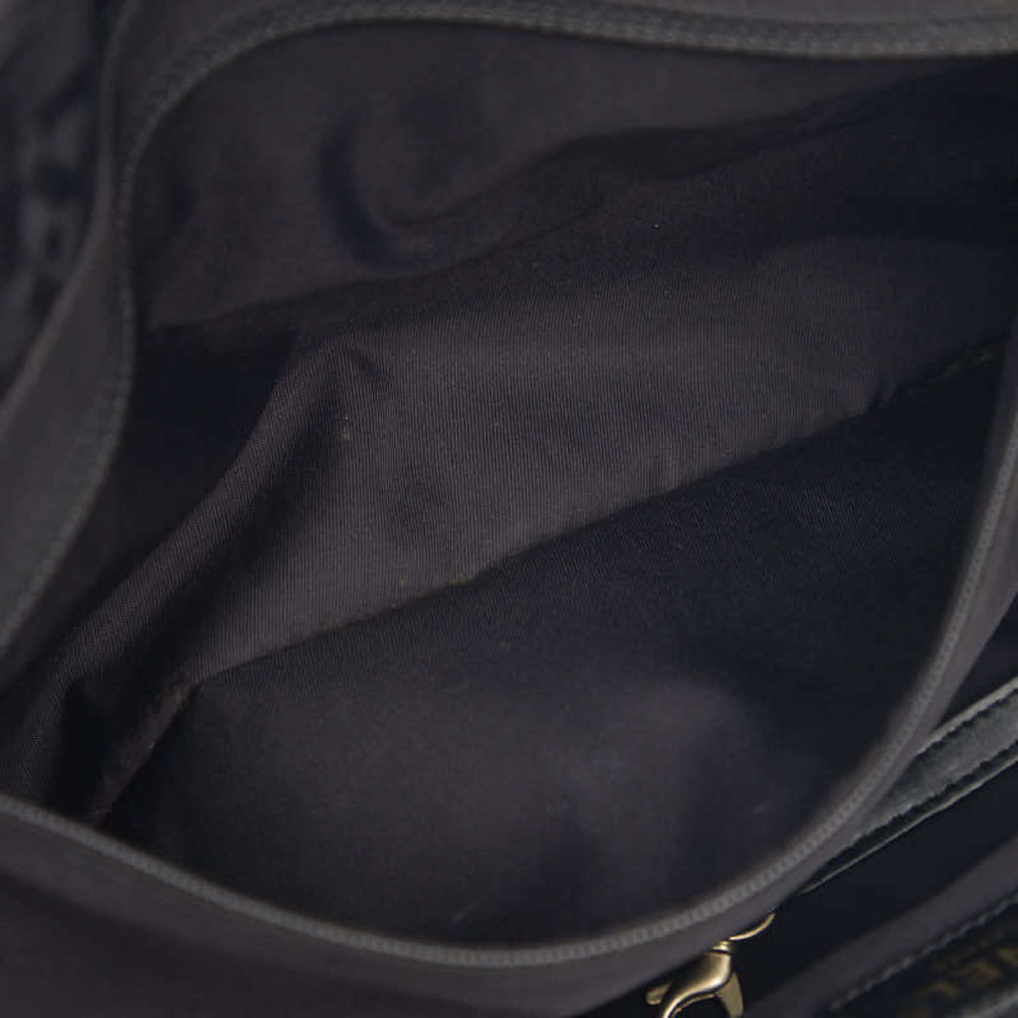 Nylon Leather Handbag (Pre-Owned) - Chanel - Modalova