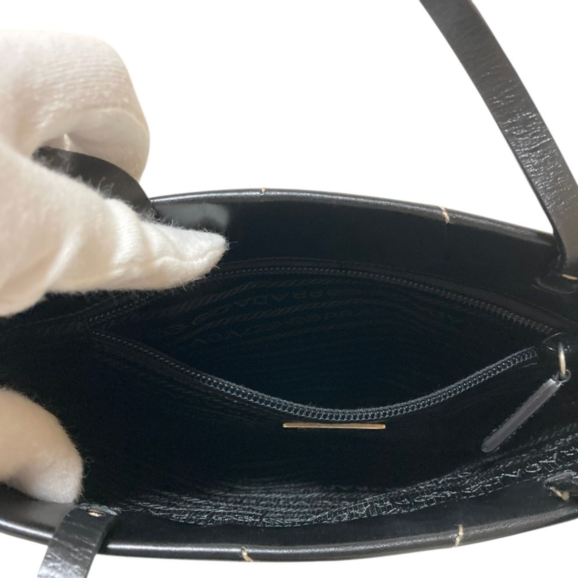 Prada Black Handbag (Pre-Owned) - Prada - Modalova