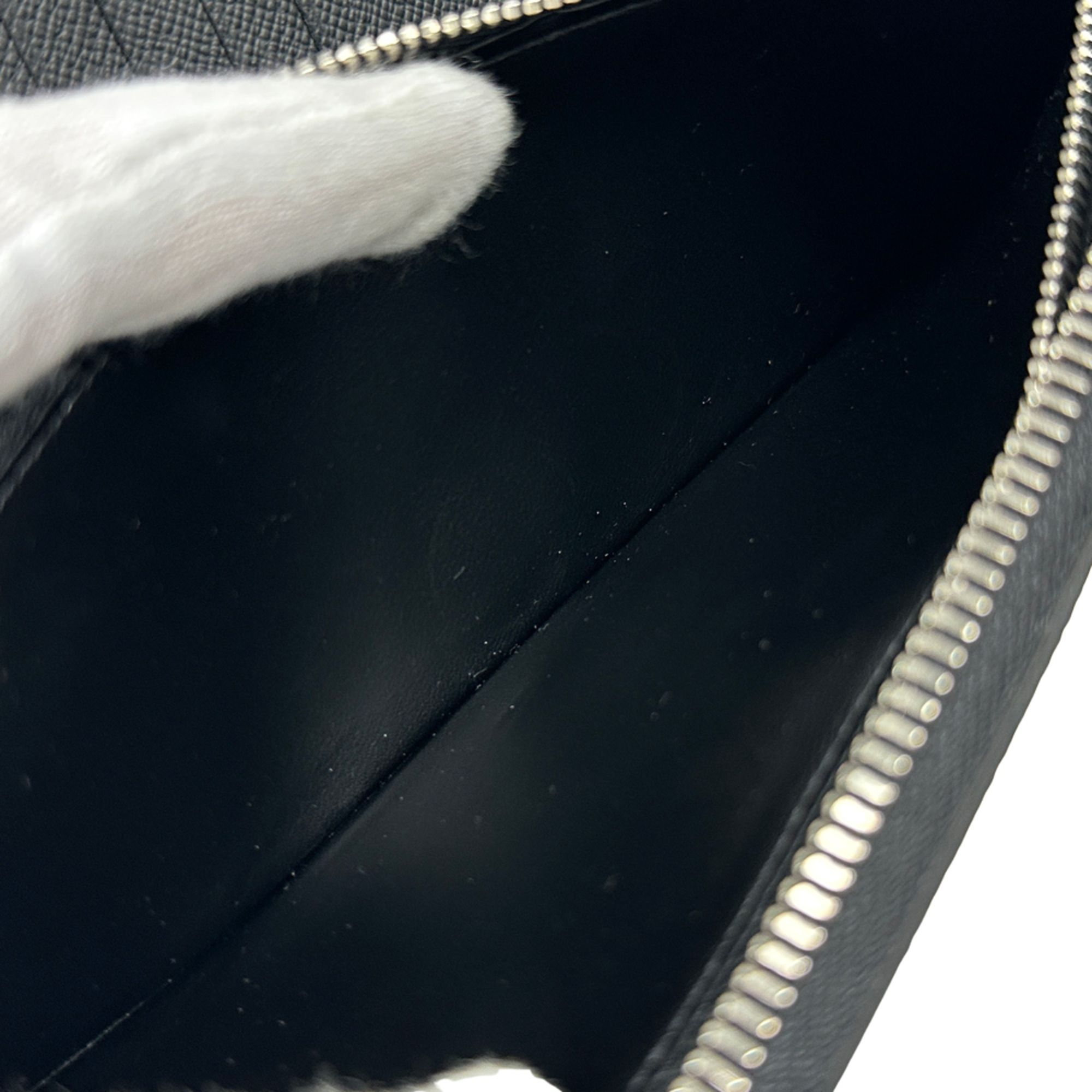 Taiga Leather (Pre-Owned) - Louis Vuitton - Modalova