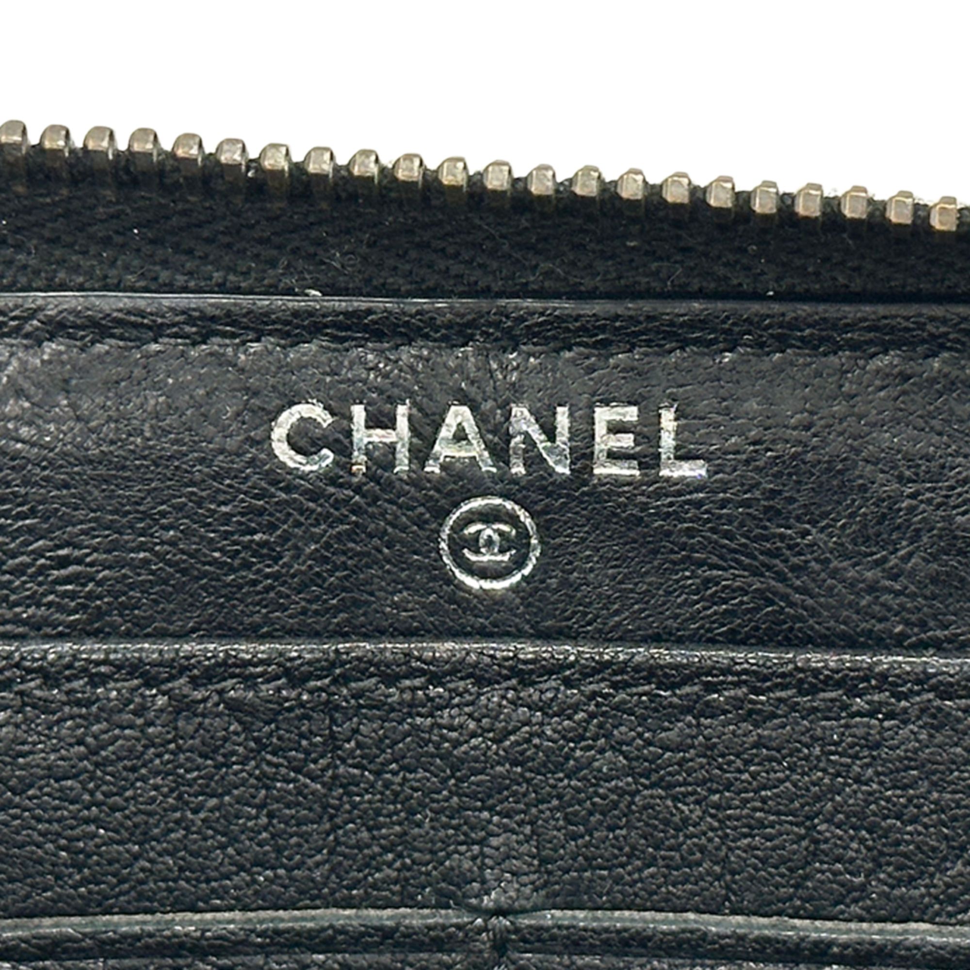 Chanel Black Leather (Pre-Owned) - Chanel - Modalova