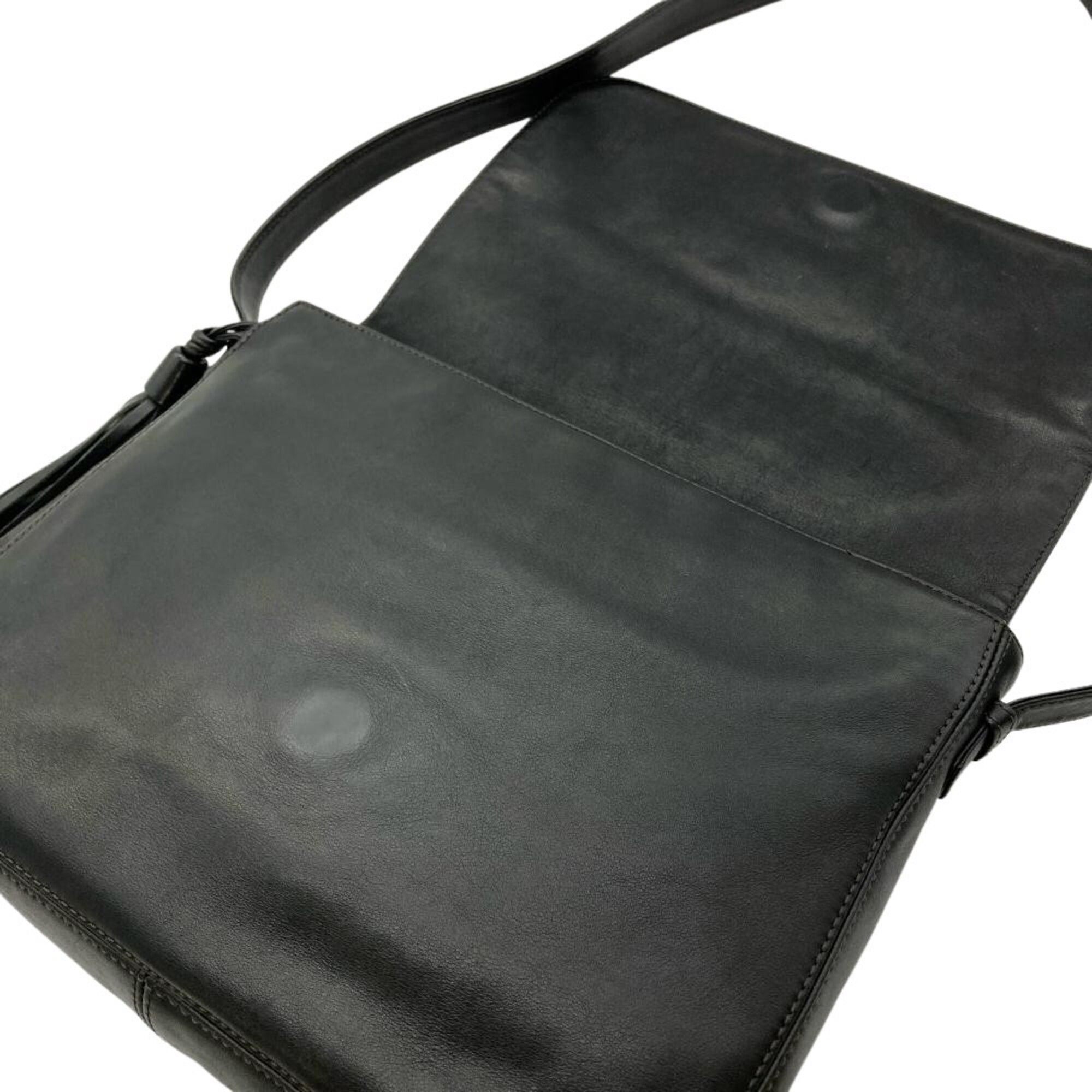 Leather Shoulder Bag (Pre-Owned) - Chanel - Modalova