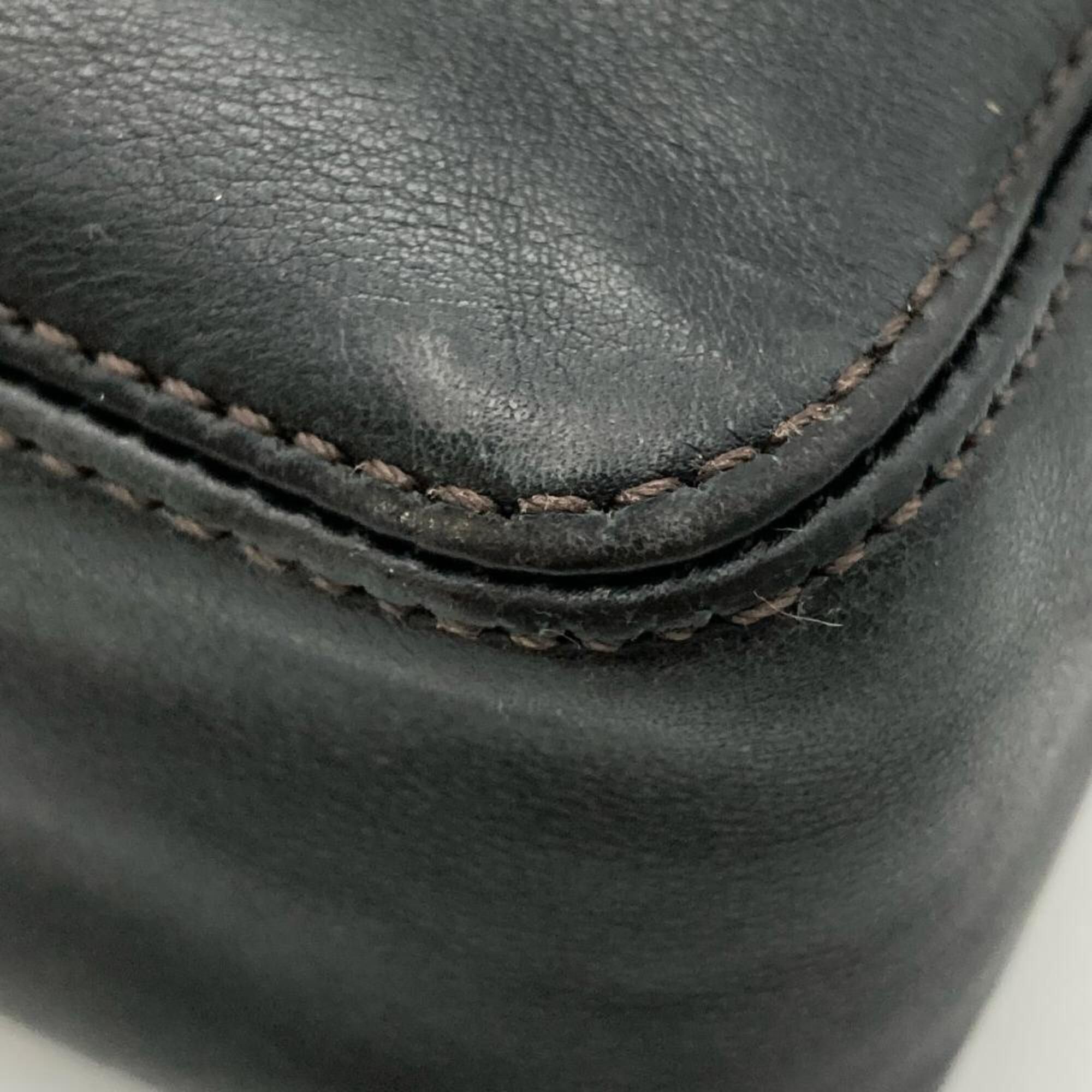 Leather Shoulder Bag (Pre-Owned) - Chanel - Modalova