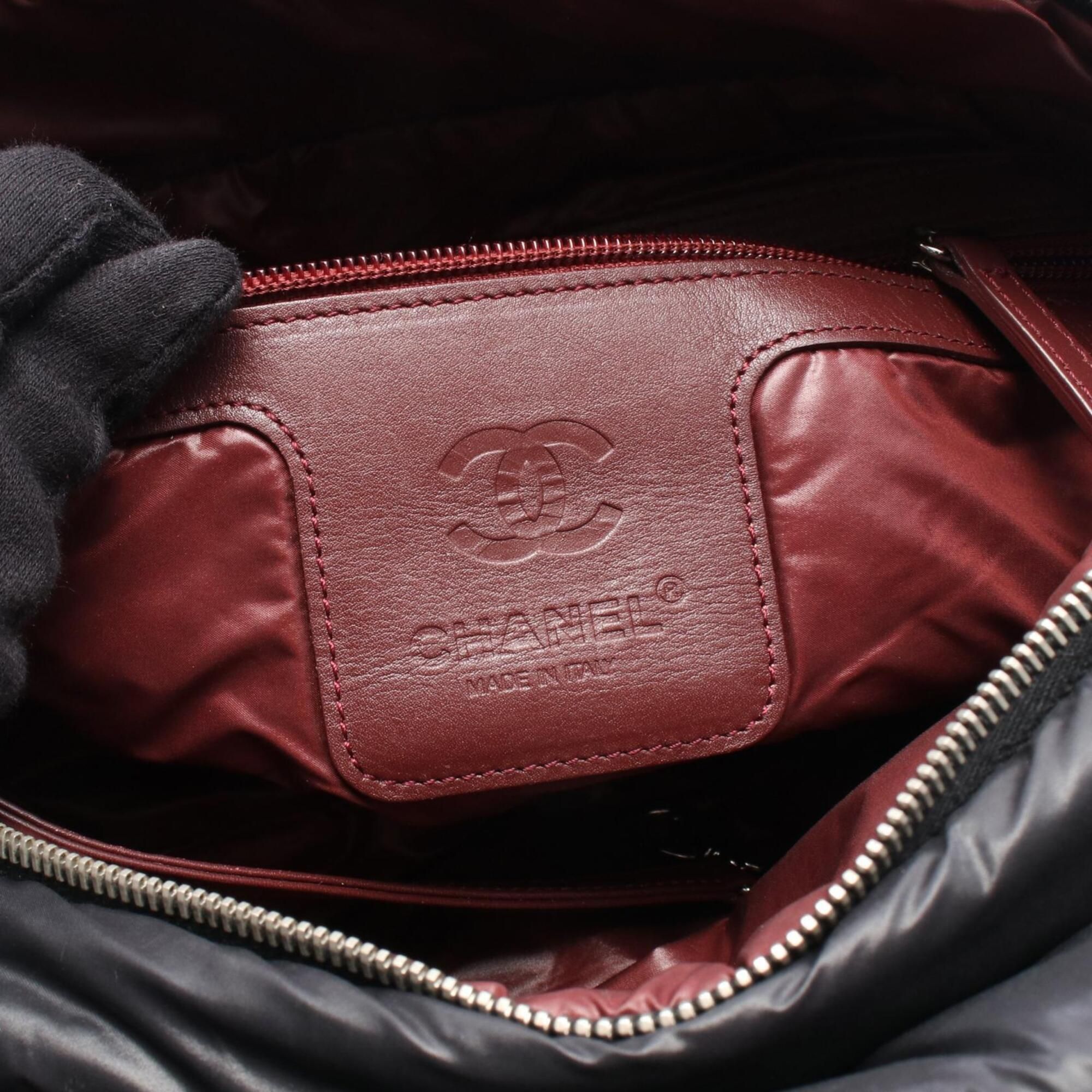 Nylon Leather Handbag (Pre-Owned) - Chanel - Modalova