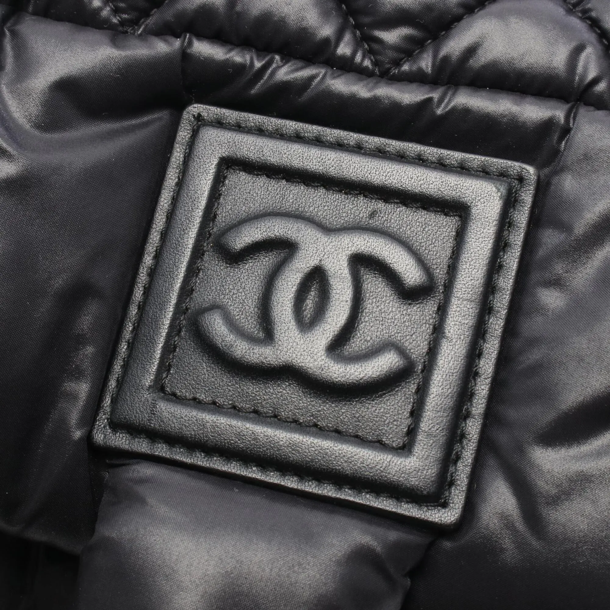 Nylon Leather Handbag (Pre-Owned) - Chanel - Modalova