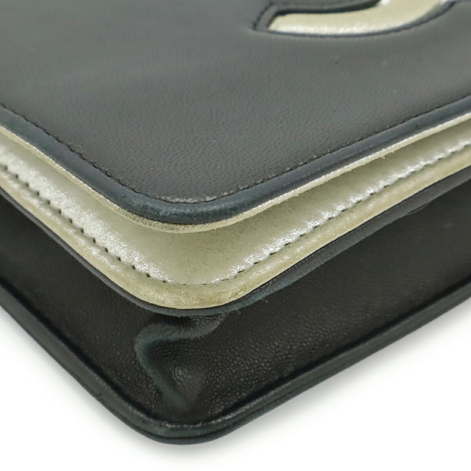 Leather Chain/Shoulder Wallet (Pre-Owned) - Chanel - Modalova