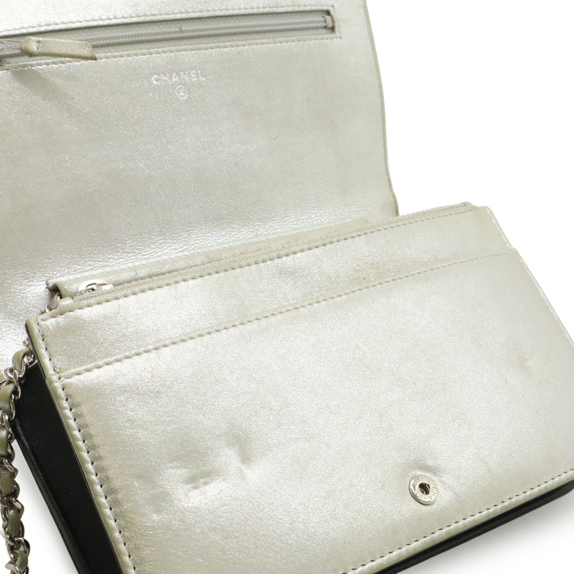 Leather Chain/Shoulder Wallet (Pre-Owned) - Chanel - Modalova