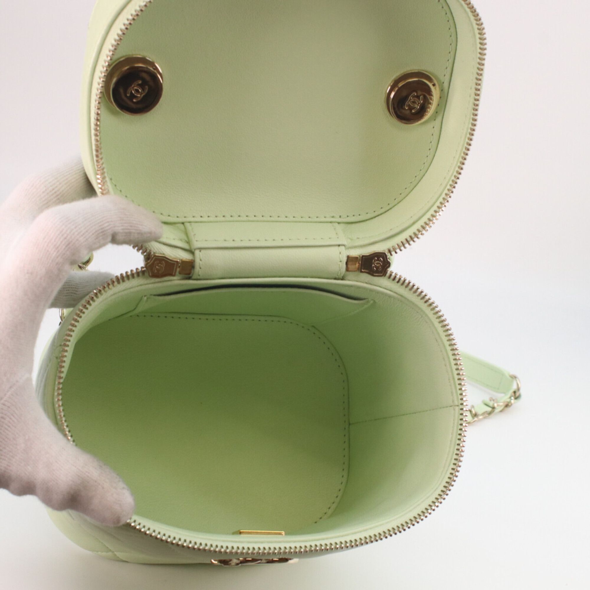 Leather Shoulder Bag (Pre-Owned) - Chanel - Modalova