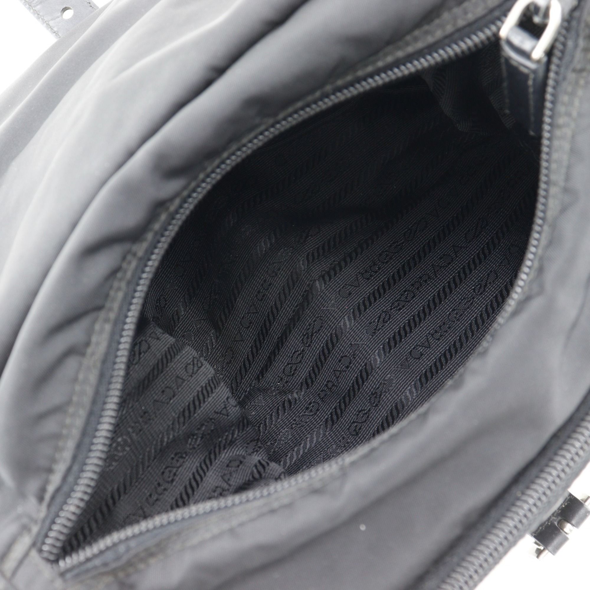 Nylon Shoulder Bag (Pre-Owned) - Prada - Modalova