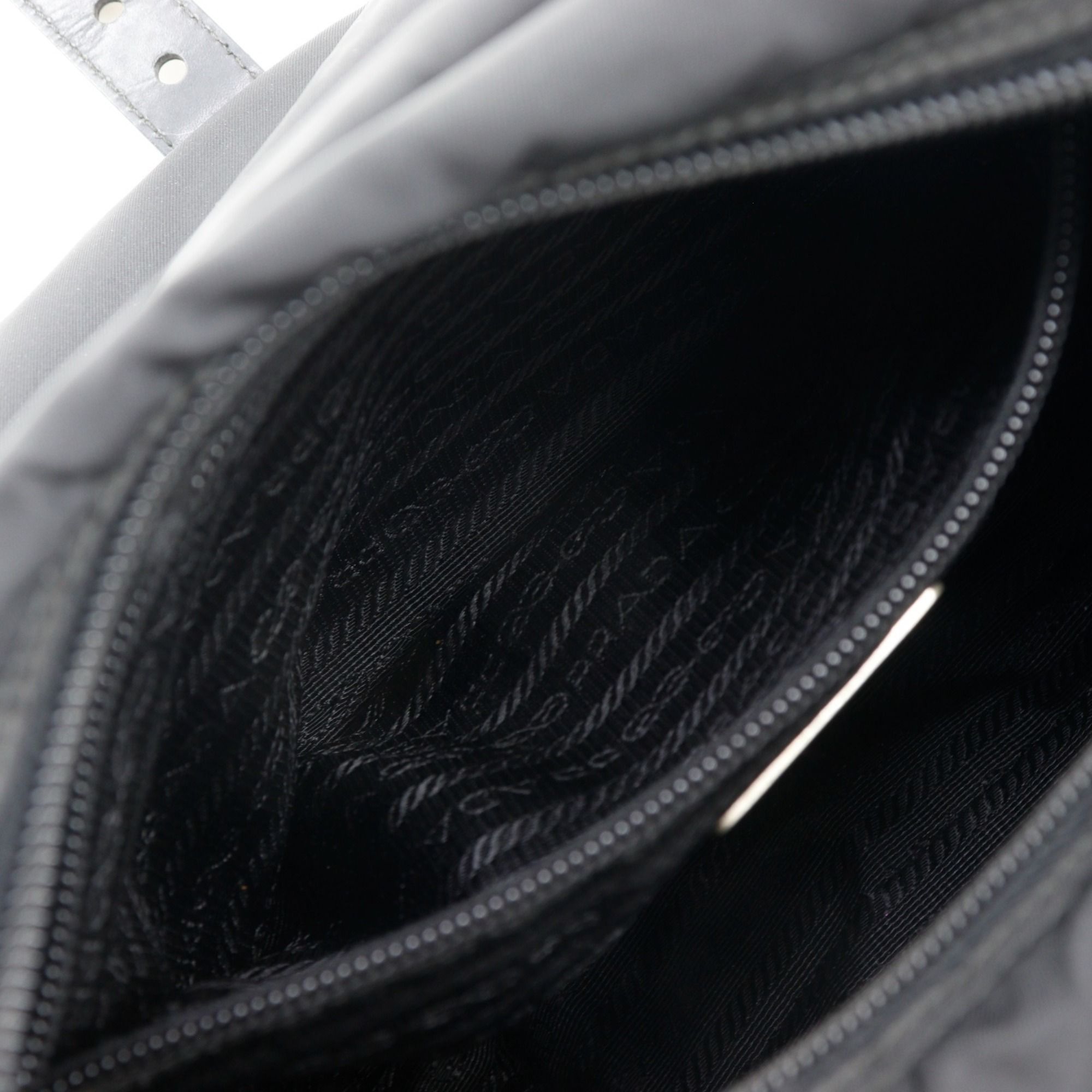 Nylon Shoulder Bag (Pre-Owned) - Prada - Modalova