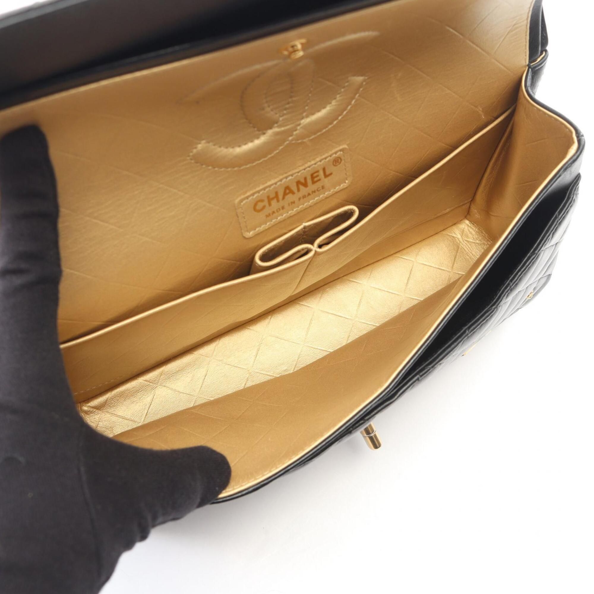 Matelasse Leather Shoulder Bag (Pre-Owned) - Chanel - Modalova