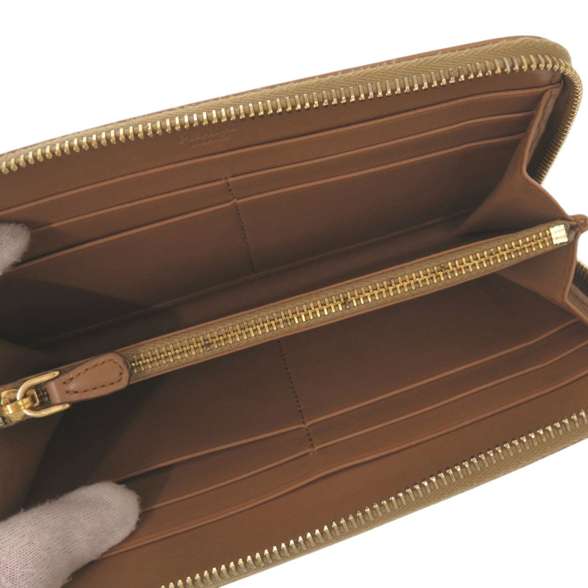 Leather Long Wallet (Bi-Fold) (Pre-Owned) - Prada - Modalova