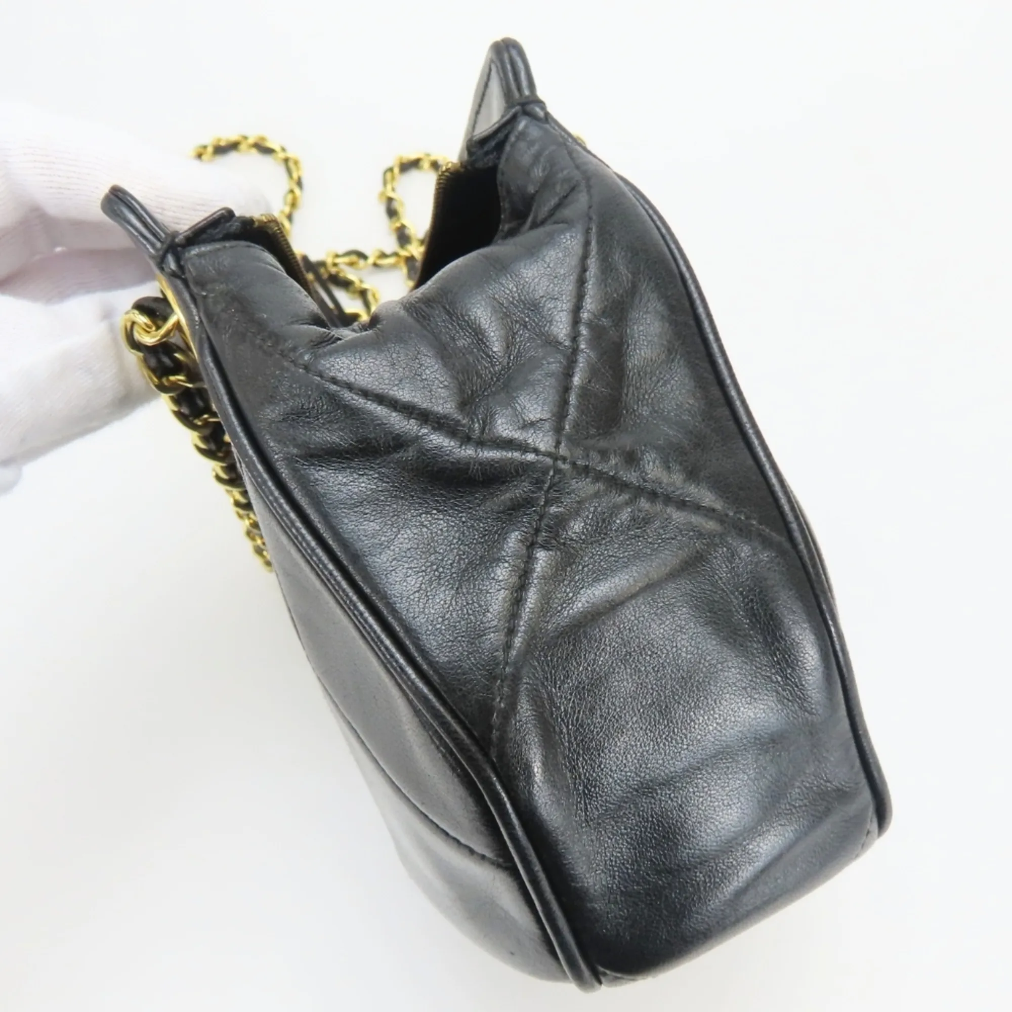 Leather Shoulder Bag (Pre-Owned) - Chanel - Modalova