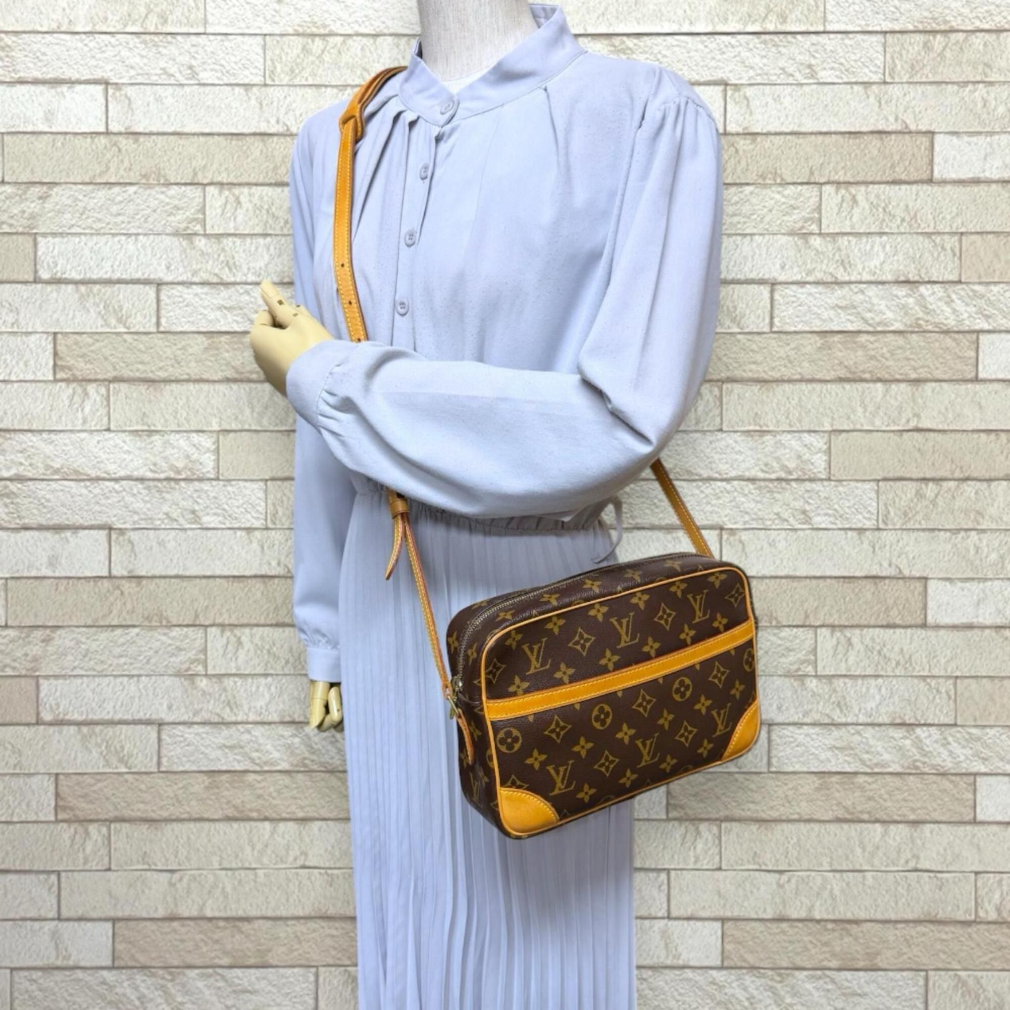 Monogram Canvas Shoulder Bag (Pre-Owned) - Louis Vuitton - Modalova