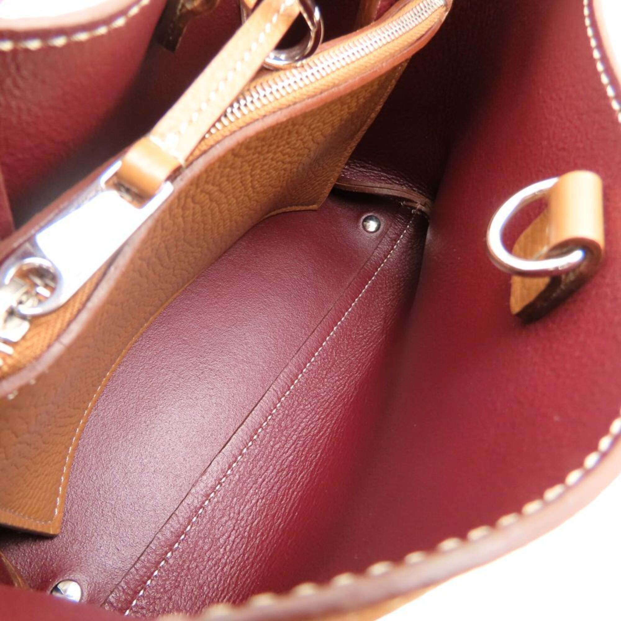 Tod's Brown Handbag (Pre-Owned) - Tod's - Modalova