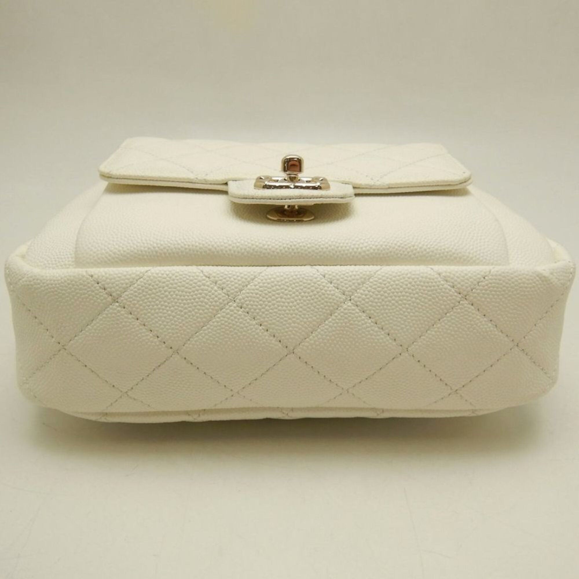 Grained Calfskin Shoulder Bag (Pre-Owned) - Chanel - Modalova