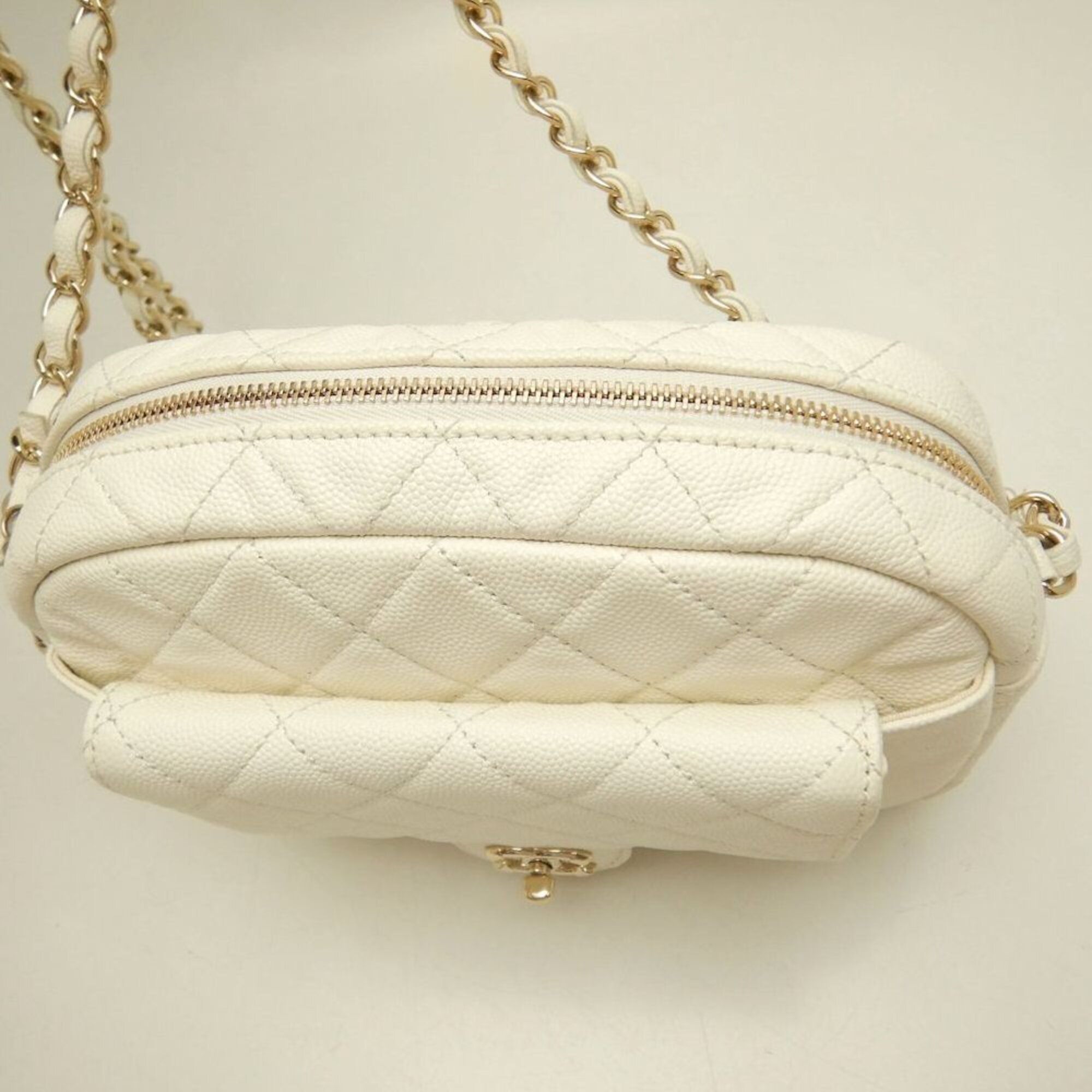 Grained Calfskin Shoulder Bag (Pre-Owned) - Chanel - Modalova