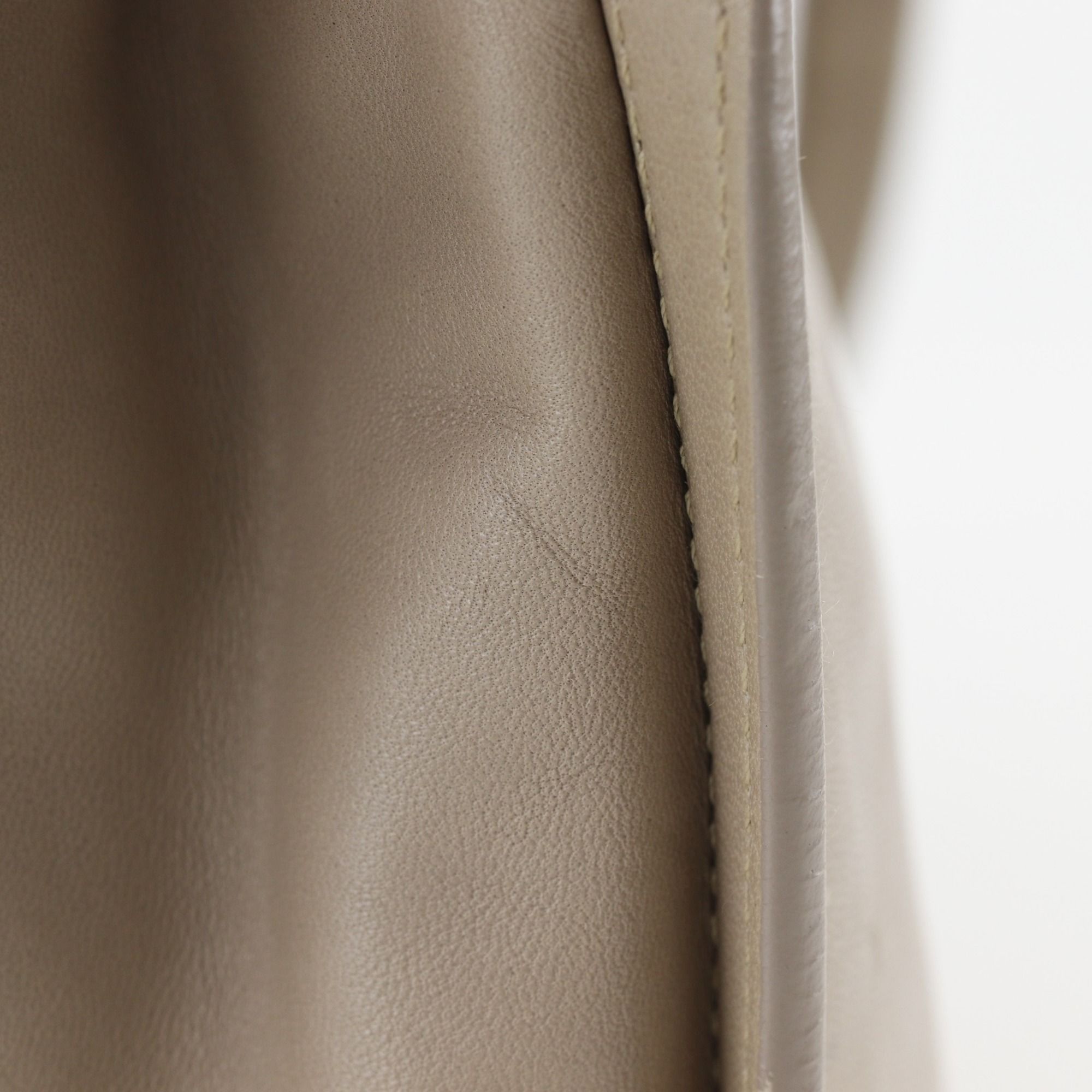 Leather Shoulder Bag (Pre-Owned) - Loewe - Modalova