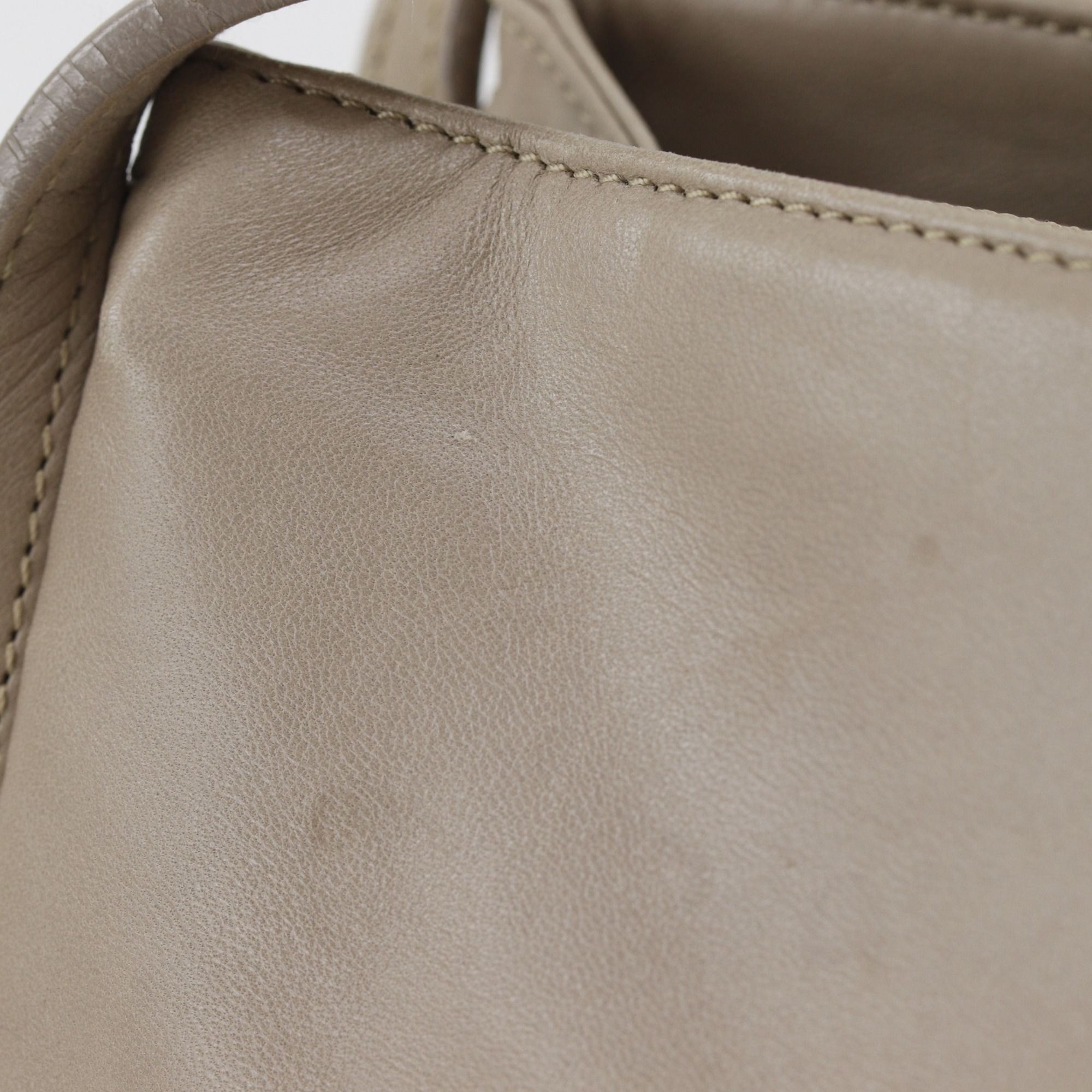 Leather Shoulder Bag (Pre-Owned) - Loewe - Modalova