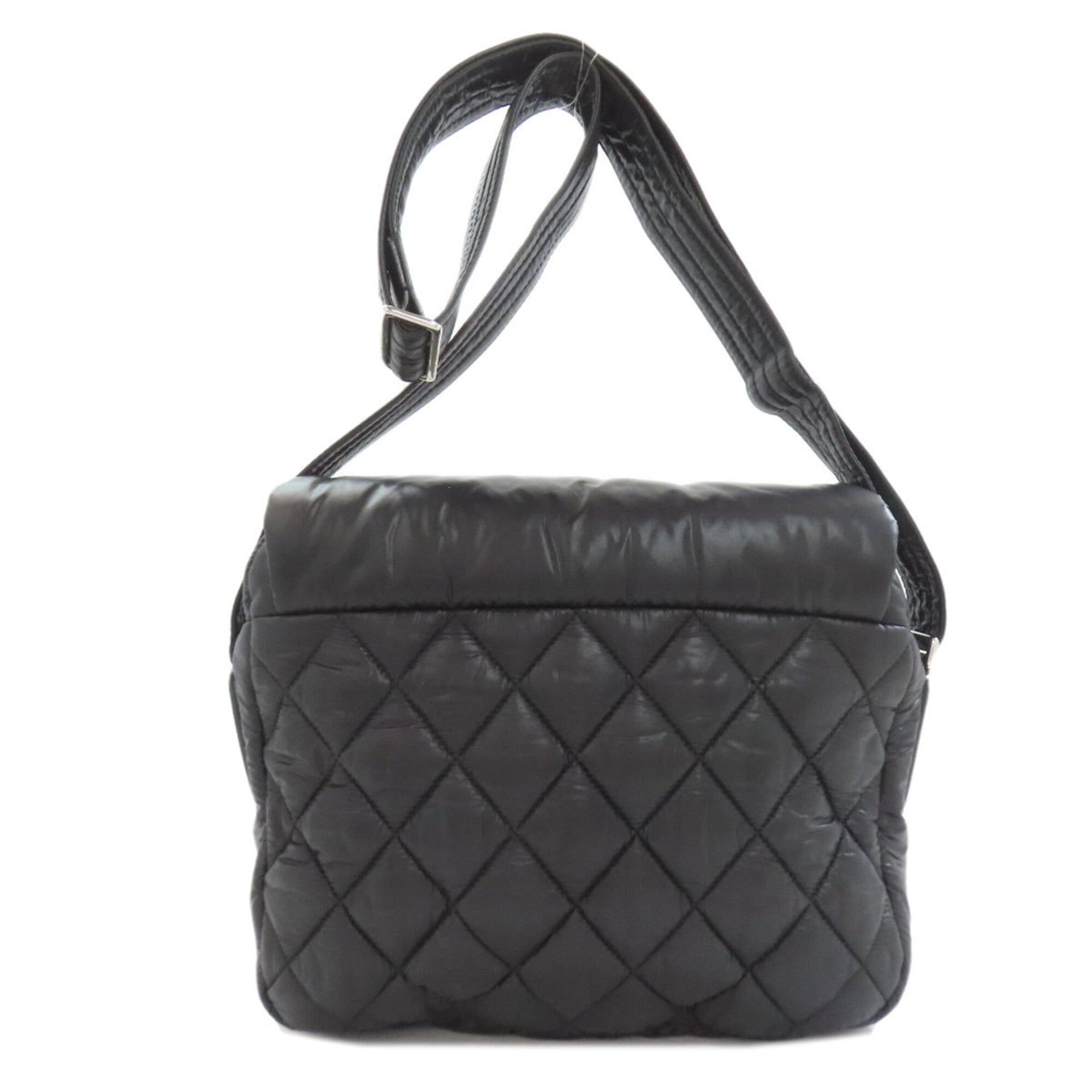 Coco Cocoon Nylon Shoulder Bag (Pre-Owned) - Chanel - Modalova