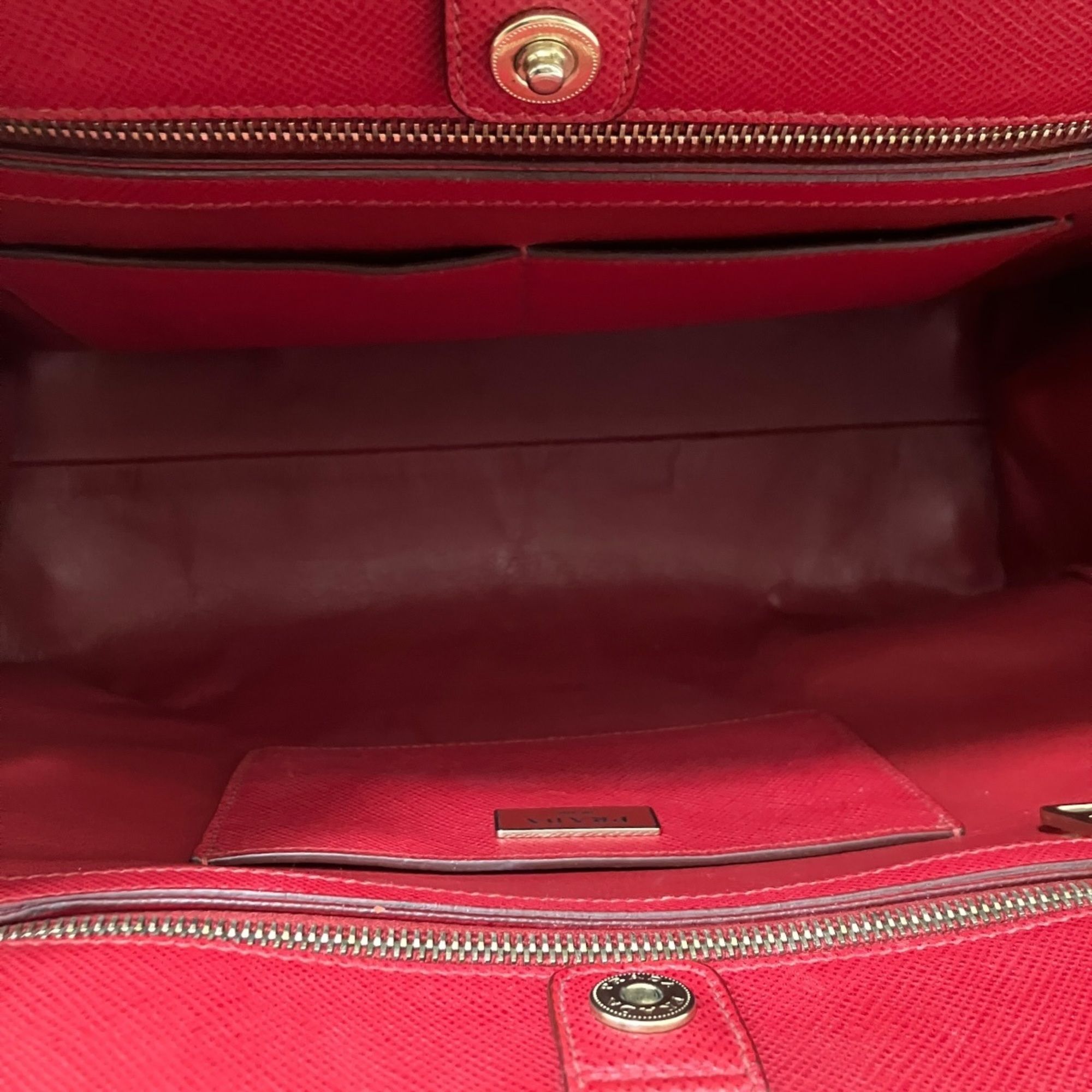 Leather Shoulder Bag (Pre-Owned) - Prada - Modalova