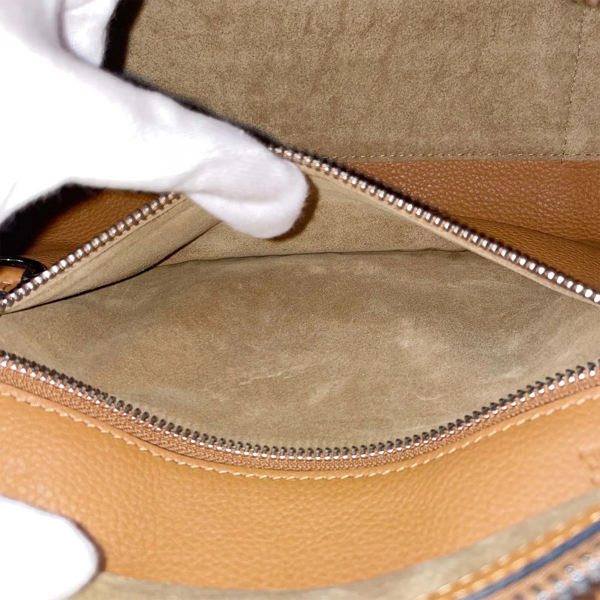 Canvas Leather Handbag (Pre-Owned) - Loewe - Modalova