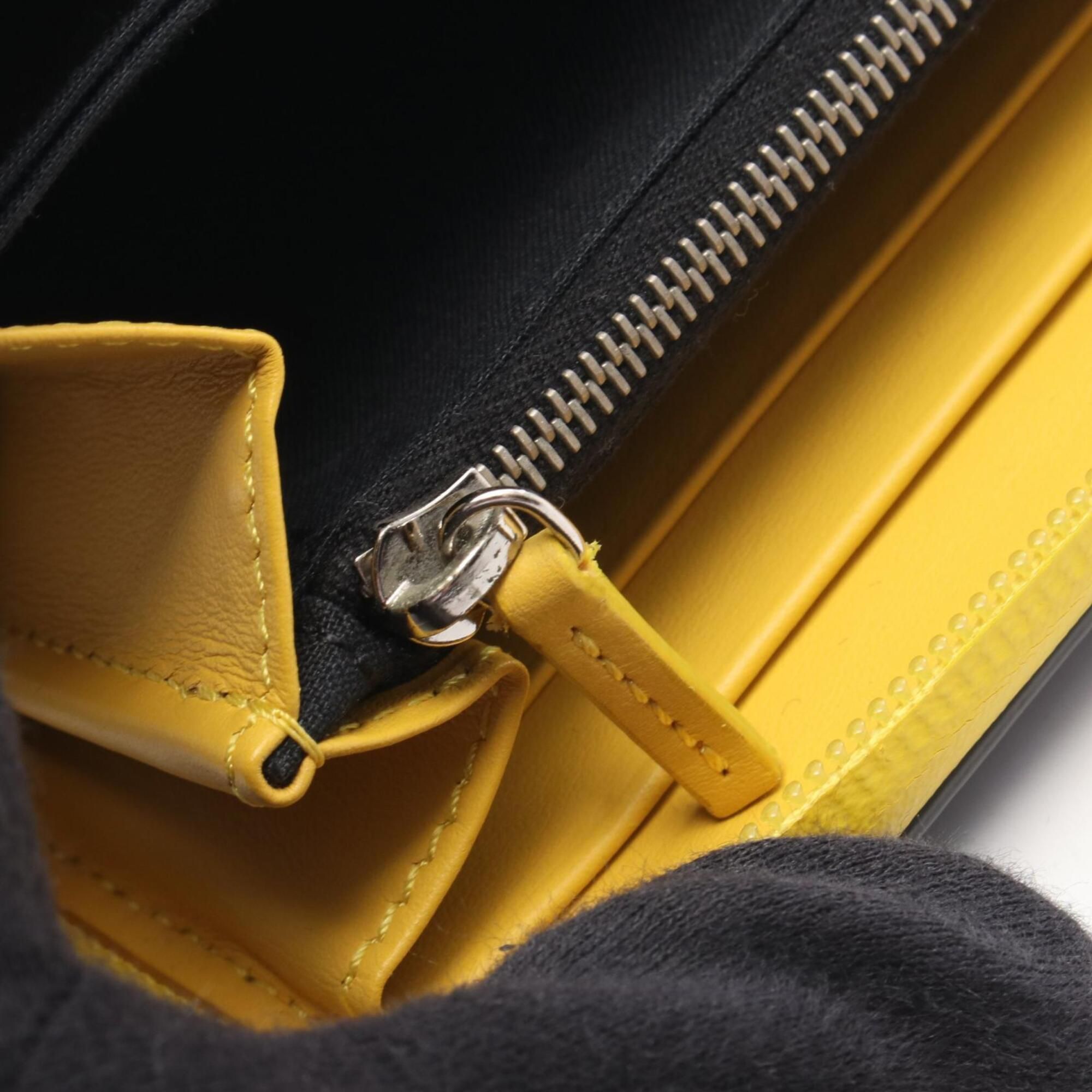 Leather Long Wallet (Bi-Fold) (Pre-Owned) - Fendi - Modalova