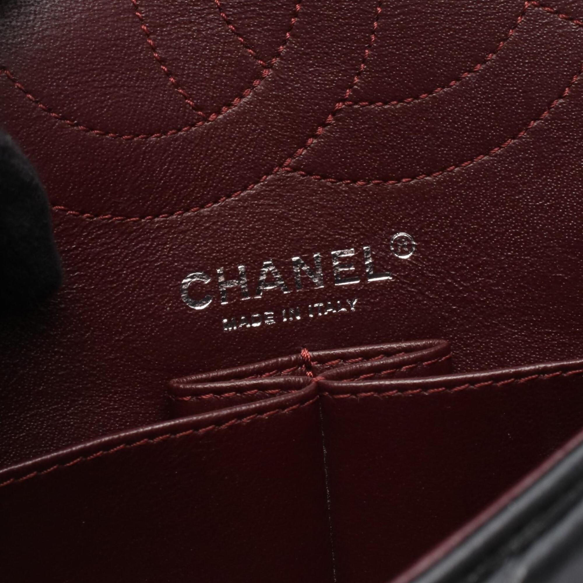 Leather Shoulder Bag (Pre-Owned) - Chanel - Modalova