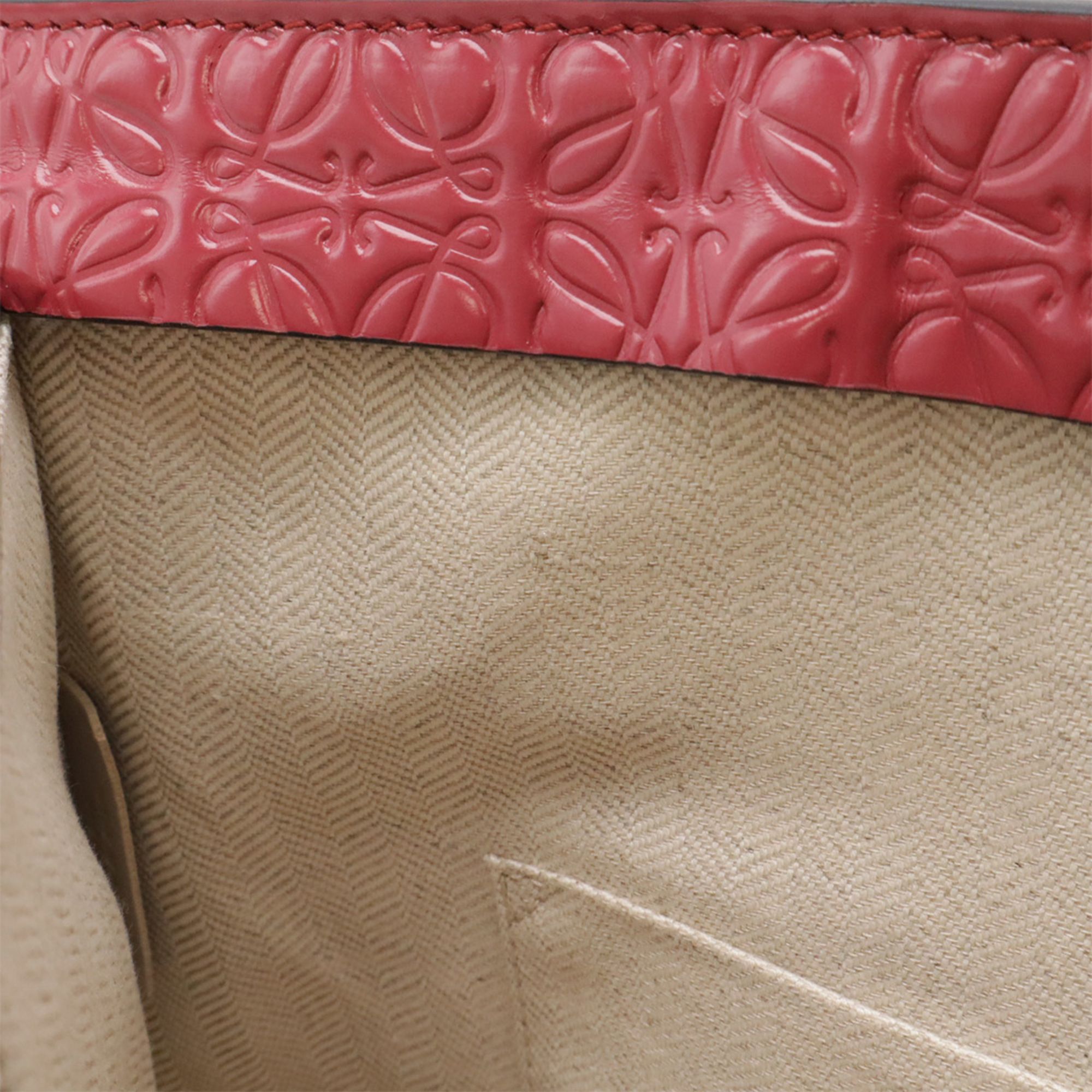 Patent Leather Clutch Bag (Pre-Owned) - Loewe - Modalova