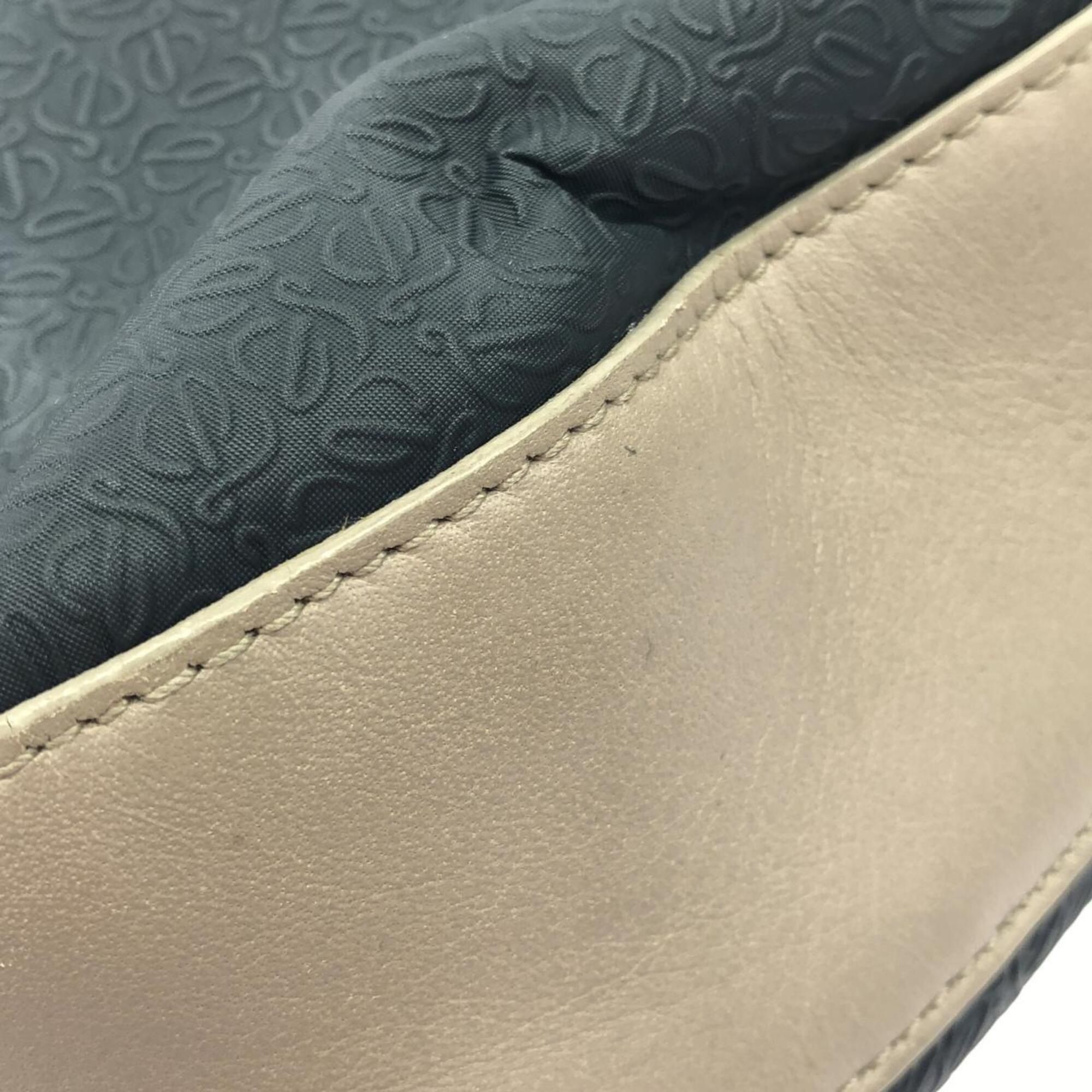 Pvc Pouch Shoulder Bag (Pre-Owned) - Loewe - Modalova