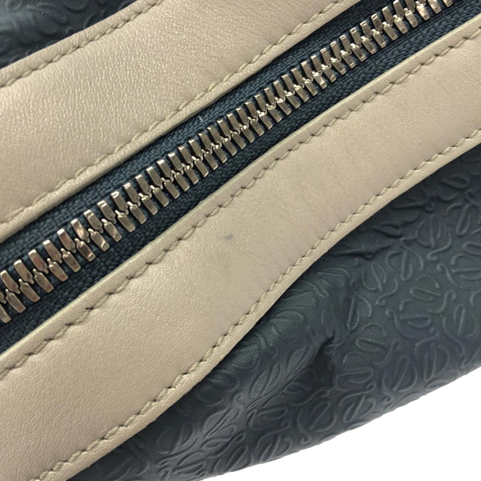 Pvc Pouch Shoulder Bag (Pre-Owned) - Loewe - Modalova