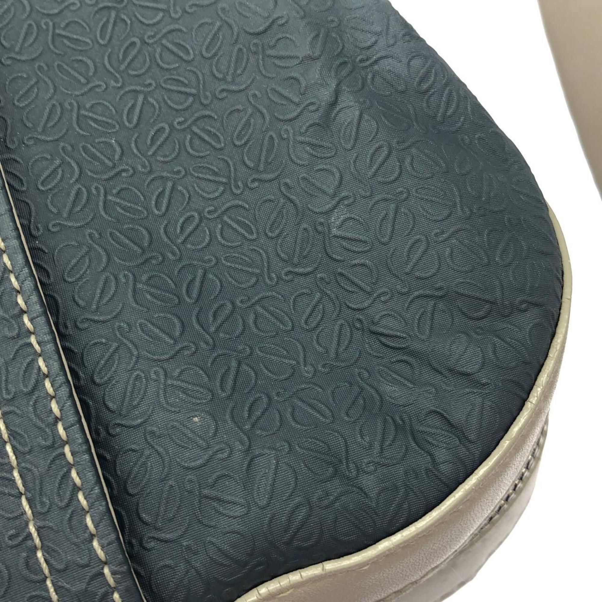 Pvc Pouch Shoulder Bag (Pre-Owned) - Loewe - Modalova