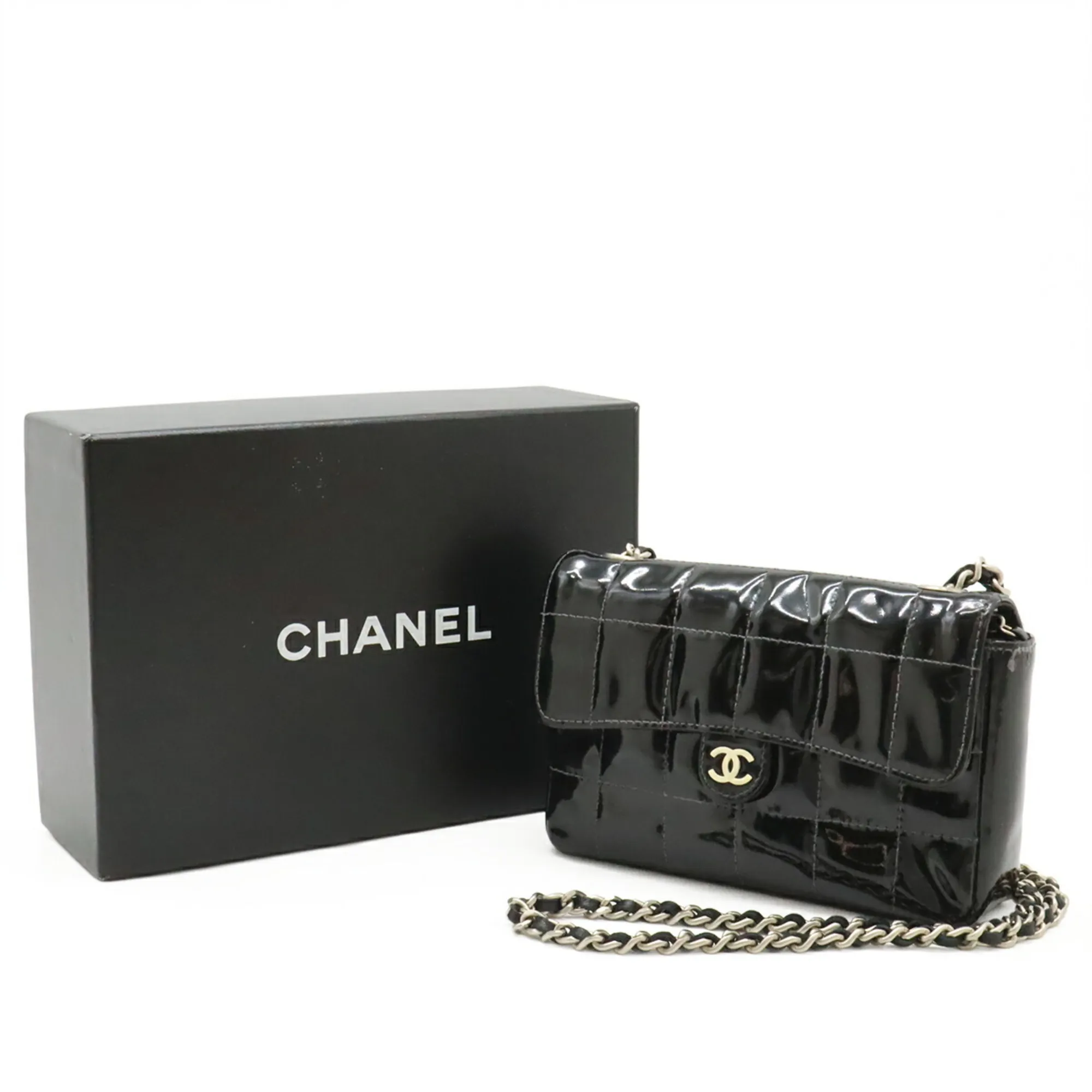 Patent Leather Pouch Shoulder Bag (Pre-Owned) - Chanel - Modalova