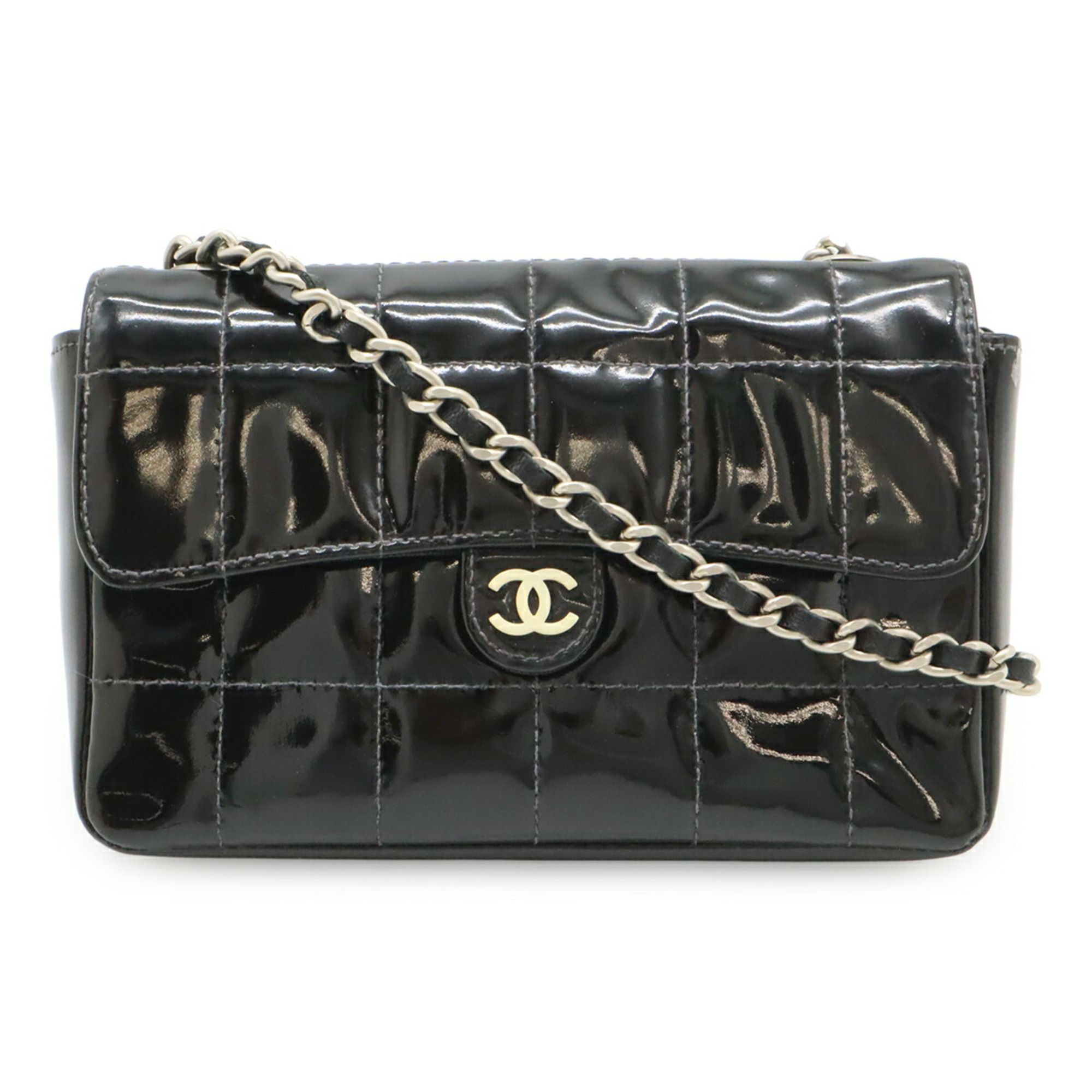 Patent Leather Pouch Shoulder Bag (Pre-Owned) - Chanel - Modalova