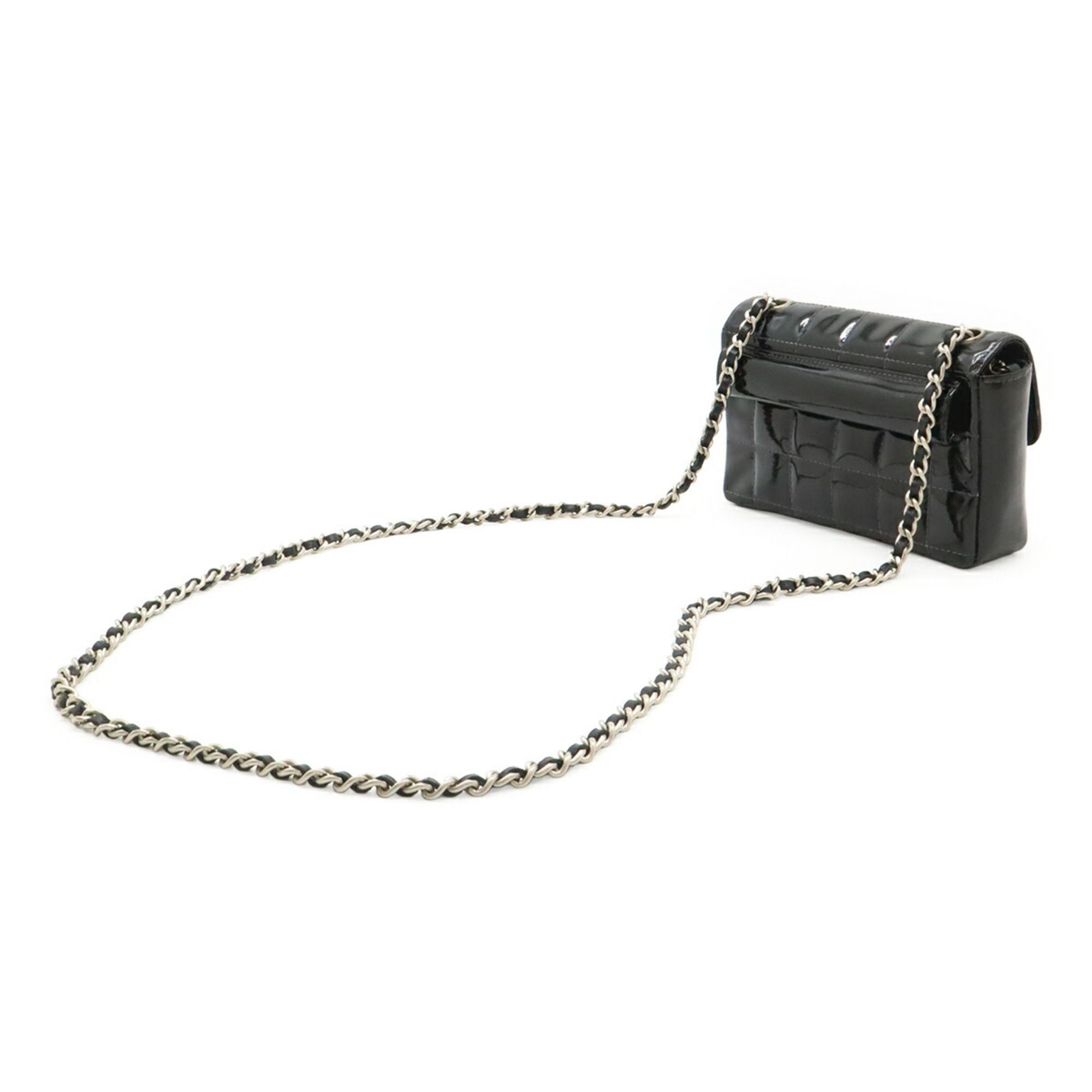 Patent Leather Pouch Shoulder Bag (Pre-Owned) - Chanel - Modalova