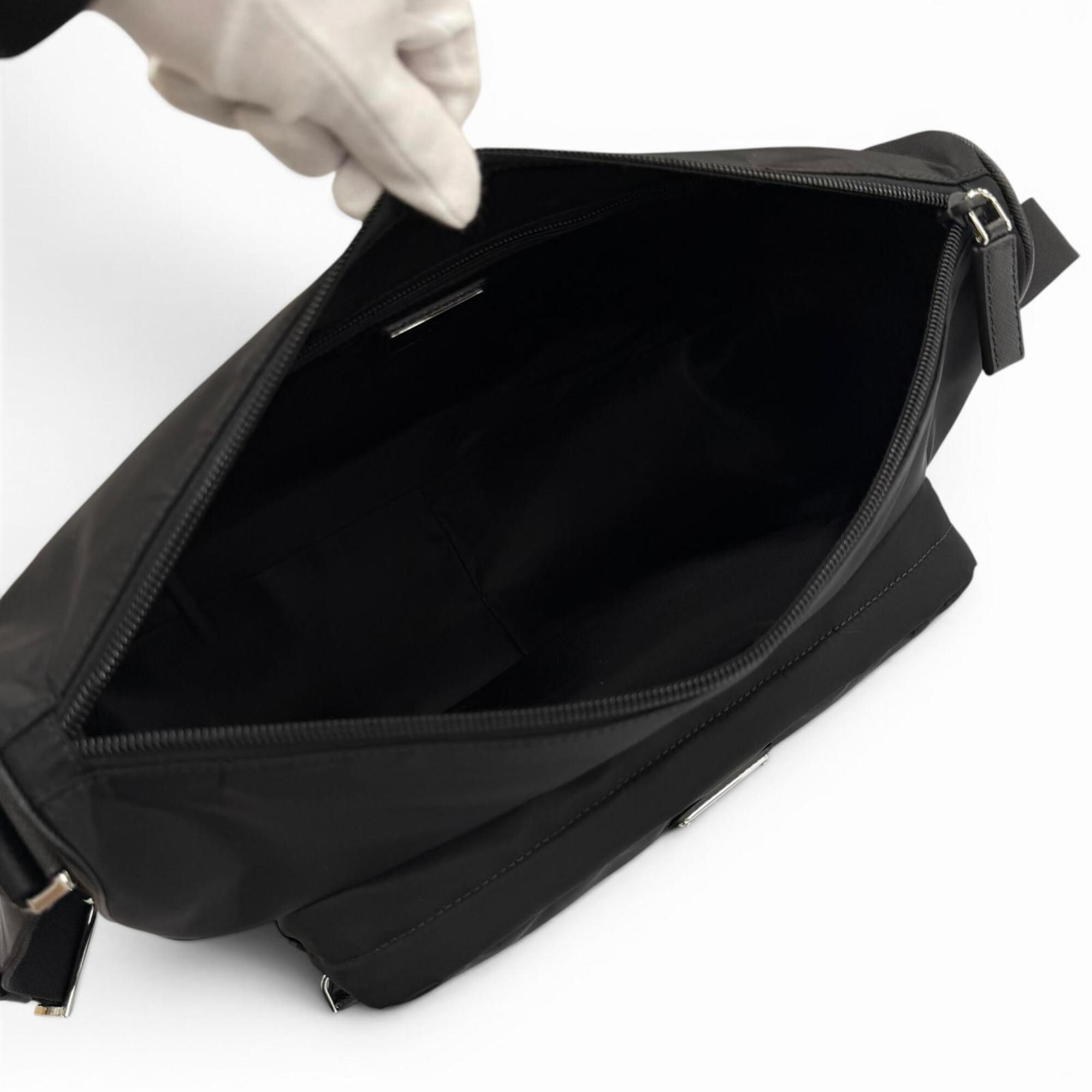 Nylon Leather Shoulder Bag (Pre-Owned) - Prada - Modalova